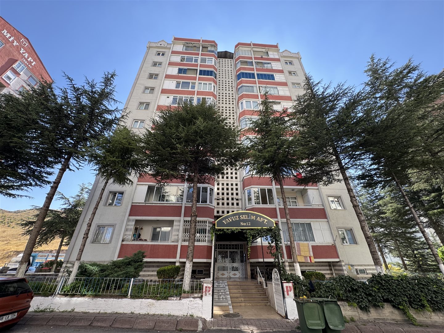 YAŞAR GYO| KOCATEPE MAHALLESİNDE ARA KAT 3+1 SATILIK DAİRE