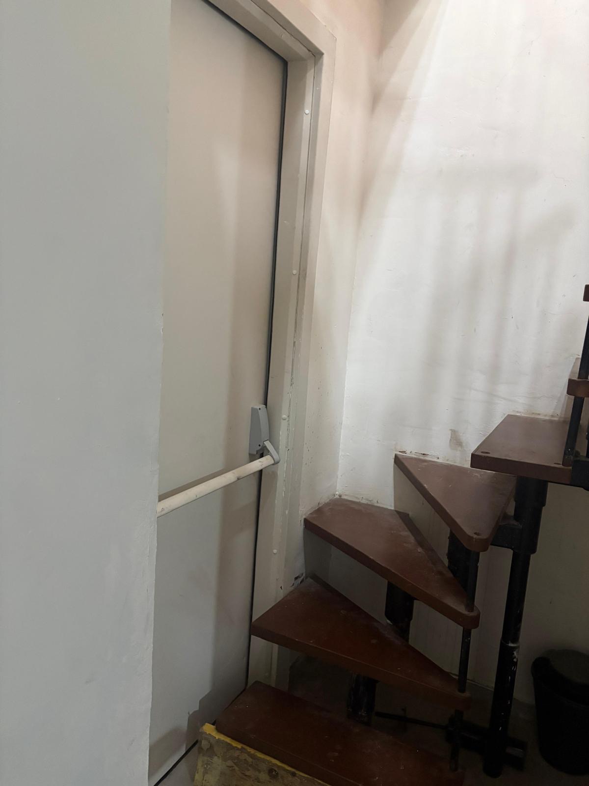 Görünürlüğü ve Prestiji Lokasyonda Yüksek Devren Kiralık Dükkan - 3