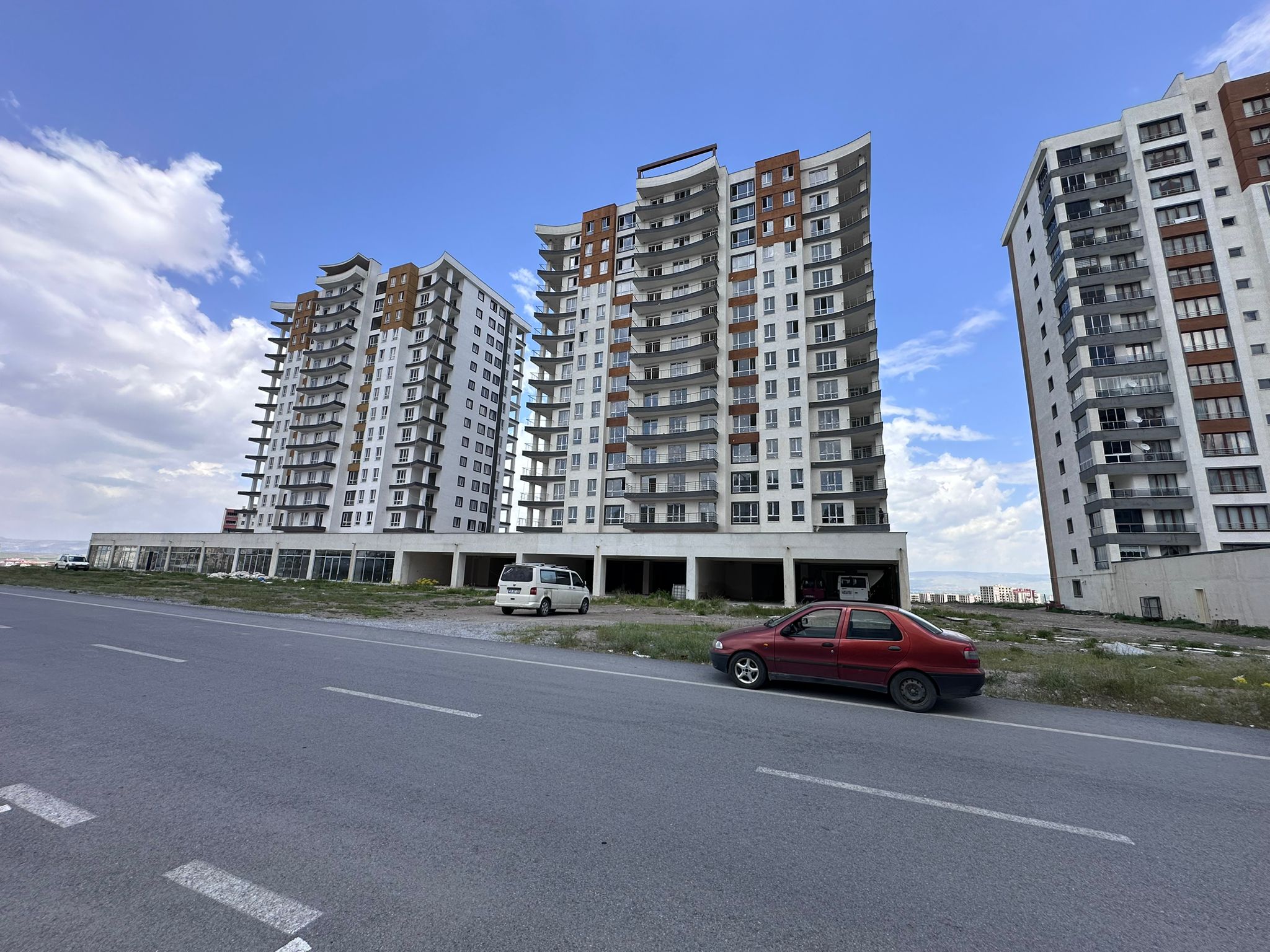 YEŞİLYURT’DA 175M2 3+1 SATLIK SIFIR DAİRE TAKAS - VADE İMKANLARIYLA