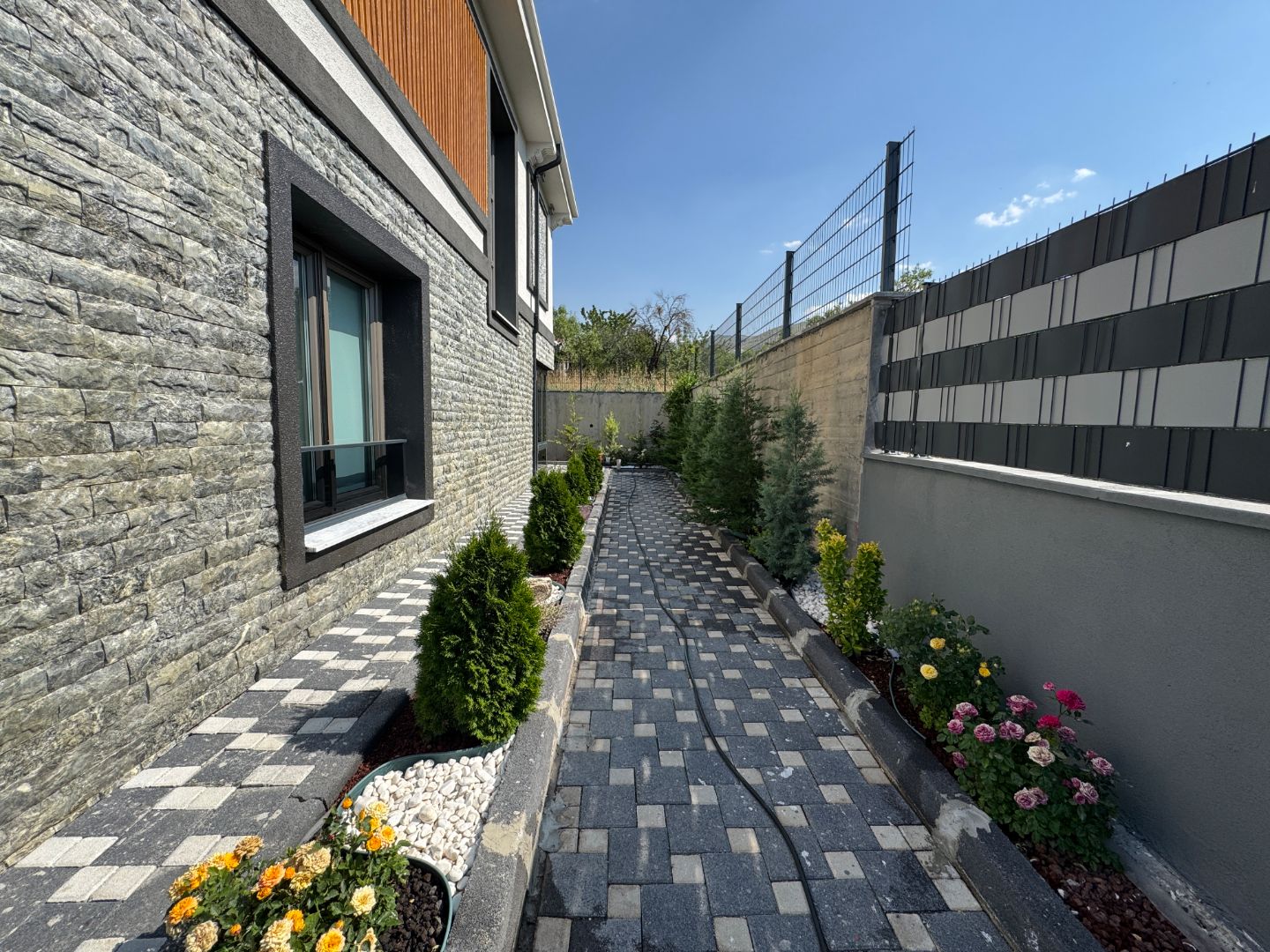 KIRANARDI'NDA LÜKS 5+1 | 403 m² ARSA ÜZERİNDE | YERDEN ISITMALI, KIŞ BAHÇELİ MÜSTAKİL VİLLA - 29