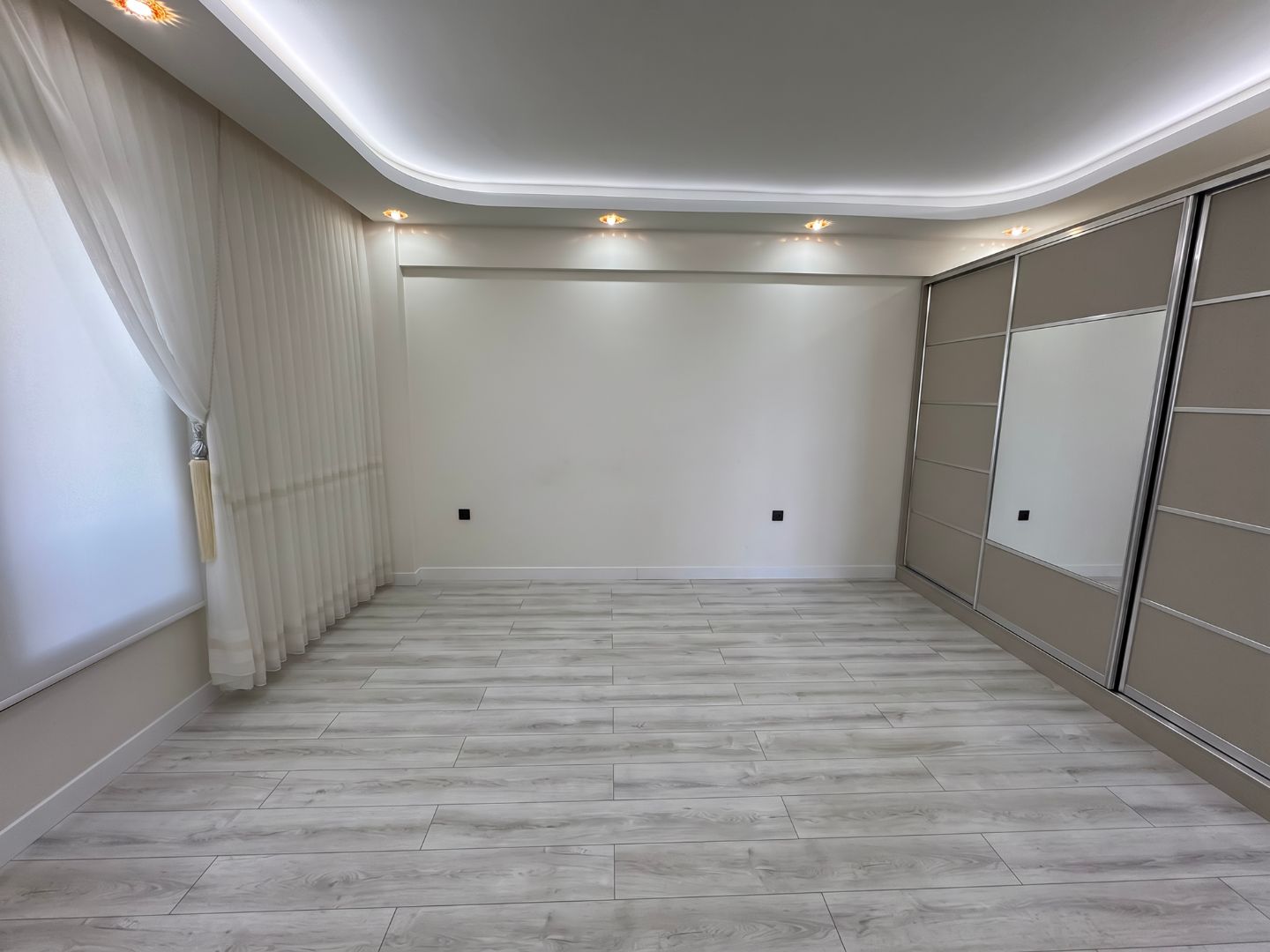 KIRANARDI'NDA LÜKS 5+1 | 403 m² ARSA ÜZERİNDE | YERDEN ISITMALI, KIŞ BAHÇELİ MÜSTAKİL VİLLA - 22
