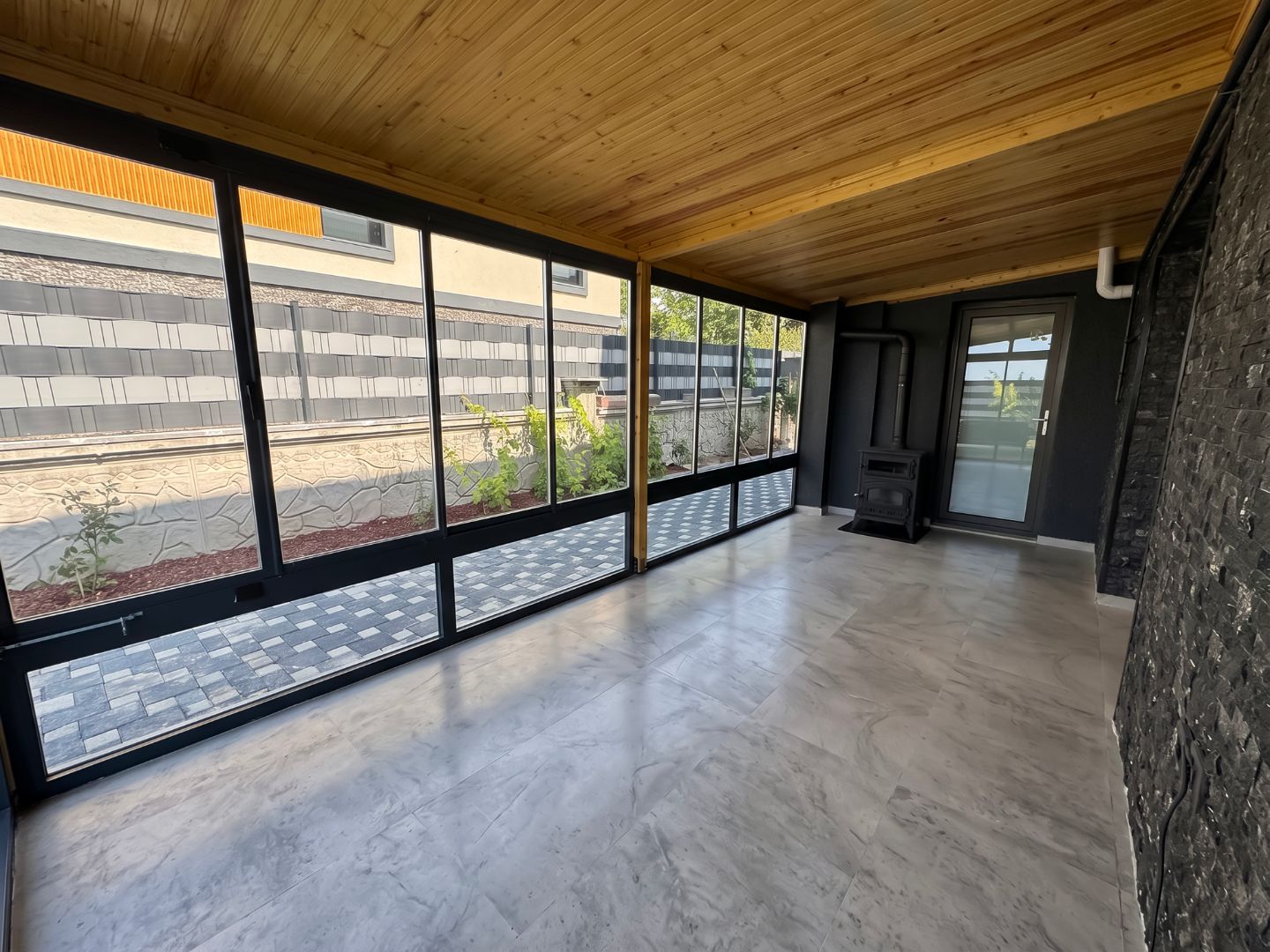 KIRANARDI'NDA LÜKS 5+1 | 403 m² ARSA ÜZERİNDE | YERDEN ISITMALI, KIŞ BAHÇELİ MÜSTAKİL VİLLA - 14