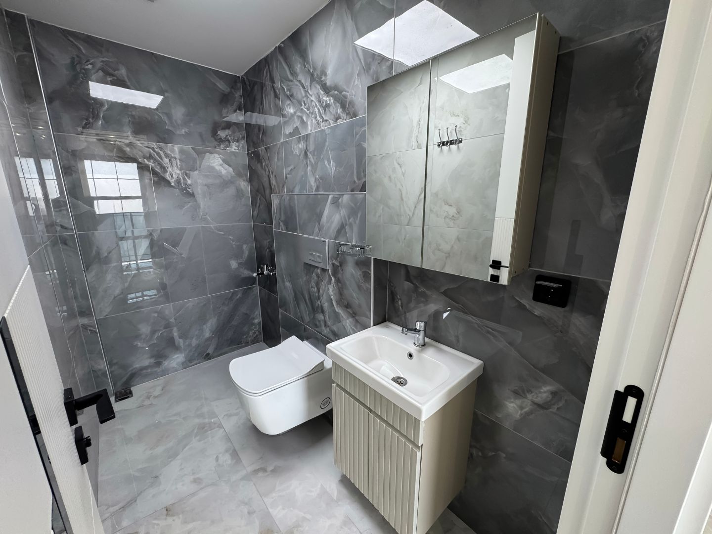 KIRANARDI'NDA LÜKS 5+1 | 403 m² ARSA ÜZERİNDE | YERDEN ISITMALI, KIŞ BAHÇELİ MÜSTAKİL VİLLA - 26