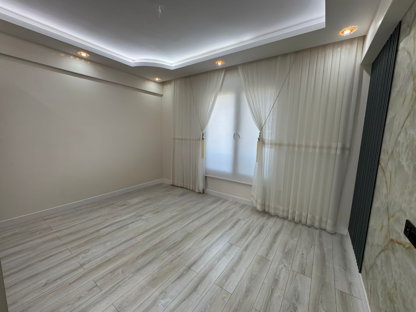 KIRANARDI'NDA LÜKS 5+1 | 403 m² ARSA ÜZERİNDE | YERDEN ISITMALI, KIŞ BAHÇELİ MÜSTAKİL VİLLA - 24