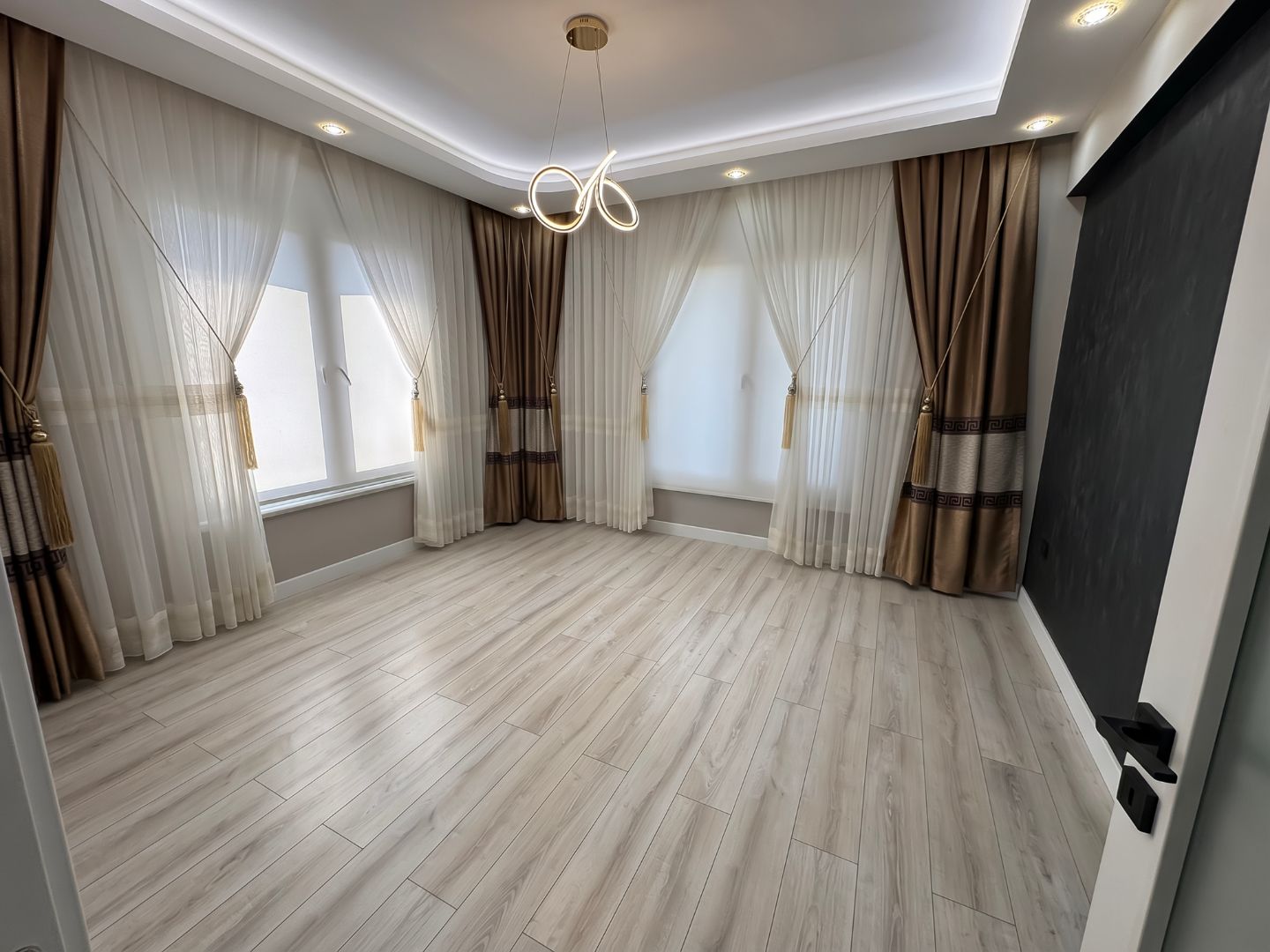 KIRANARDI'NDA LÜKS 5+1 | 403 m² ARSA ÜZERİNDE | YERDEN ISITMALI, KIŞ BAHÇELİ MÜSTAKİL VİLLA - 7