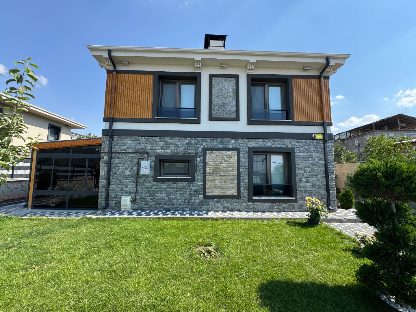KIRANARDI'NDA LÜKS 5+1 | 403 m² ARSA ÜZERİNDE | YERDEN ISITMALI, KIŞ BAHÇELİ MÜSTAKİL VİLLA