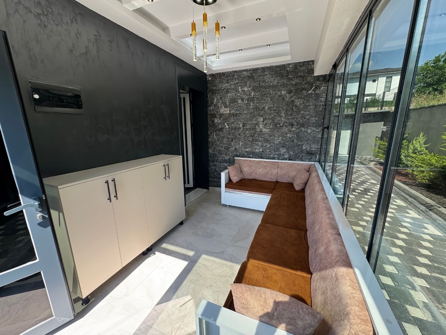 KIRANARDI'NDA LÜKS 5+1 | 403 m² ARSA ÜZERİNDE | YERDEN ISITMALI, KIŞ BAHÇELİ MÜSTAKİL VİLLA - 2