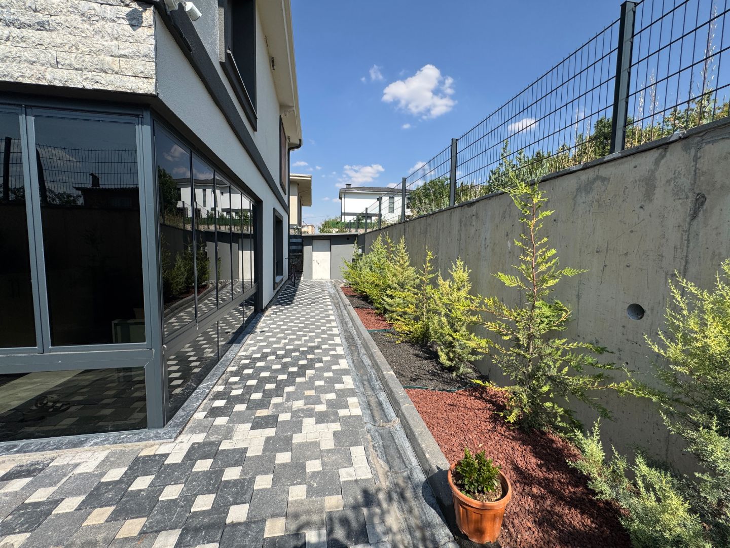 KIRANARDI'NDA LÜKS 5+1 | 403 m² ARSA ÜZERİNDE | YERDEN ISITMALI, KIŞ BAHÇELİ MÜSTAKİL VİLLA - 30