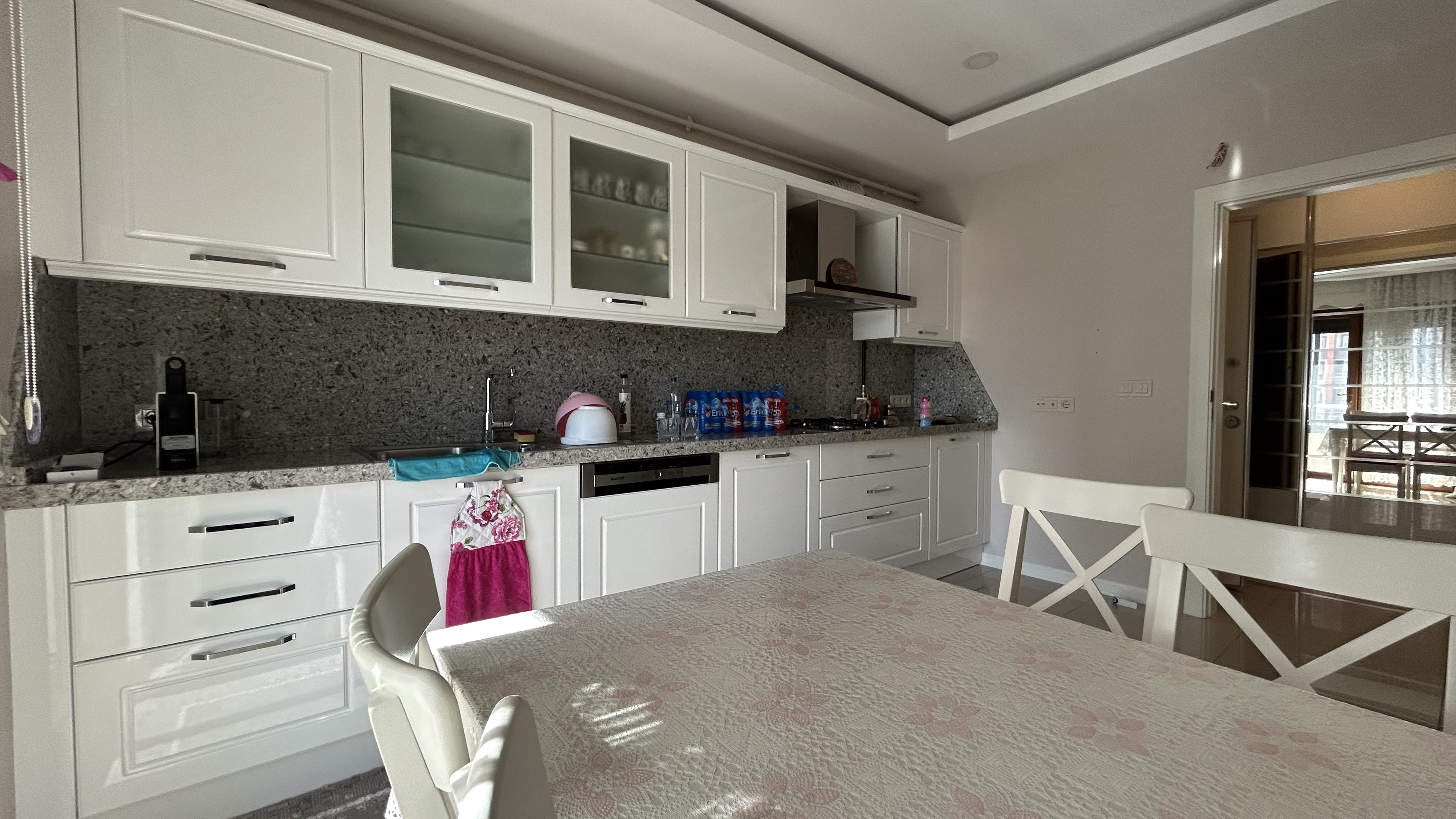 NEVŞEHİR MERKEZ MAH. SATILIK CADDE CEPHELİ 3+1 LÜKS DAİRE !