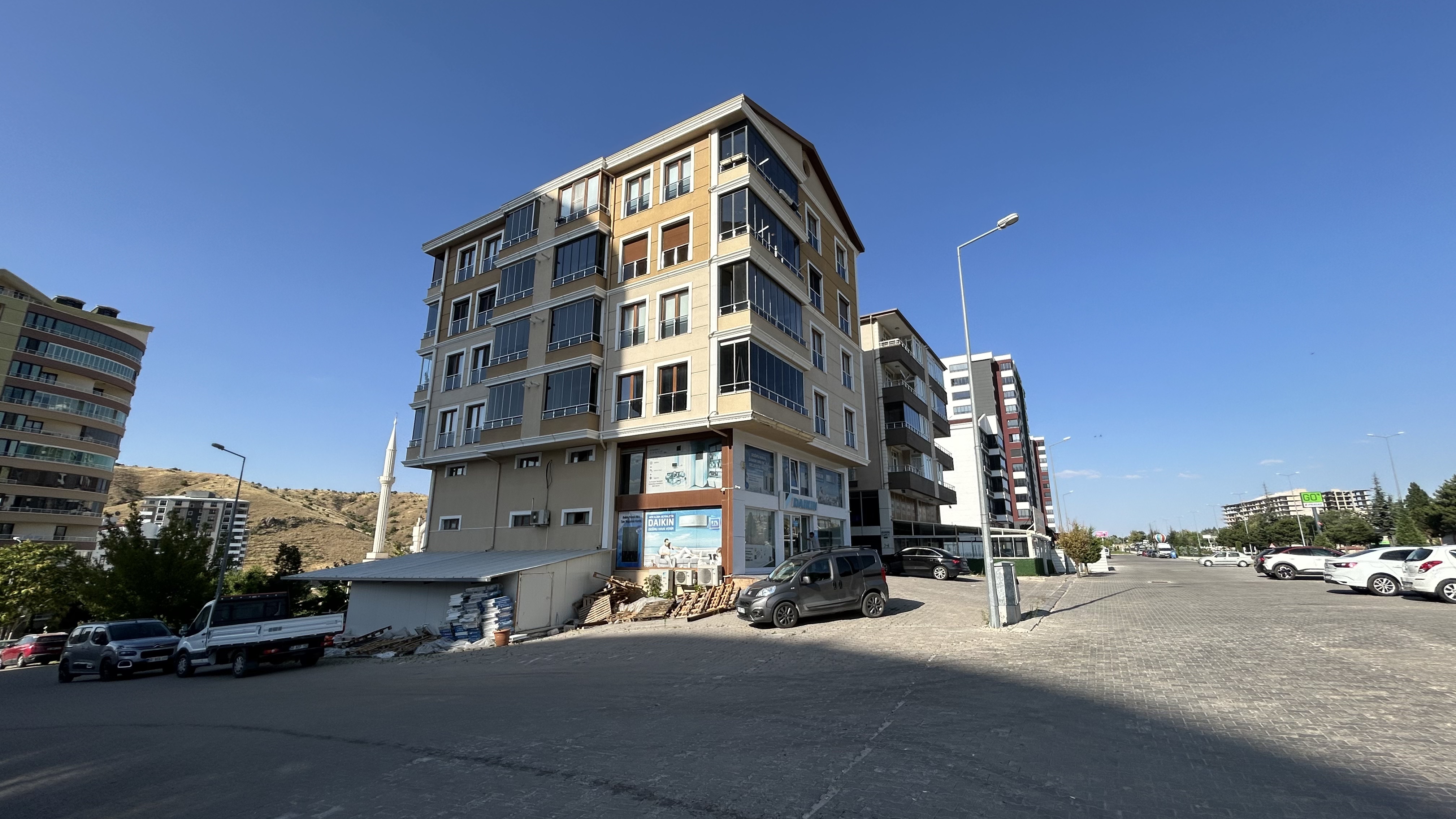 NEVŞEHİR MERKEZ MAH. SATILIK CADDE CEPHELİ 3+1 LÜKS DAİRE ! - 29