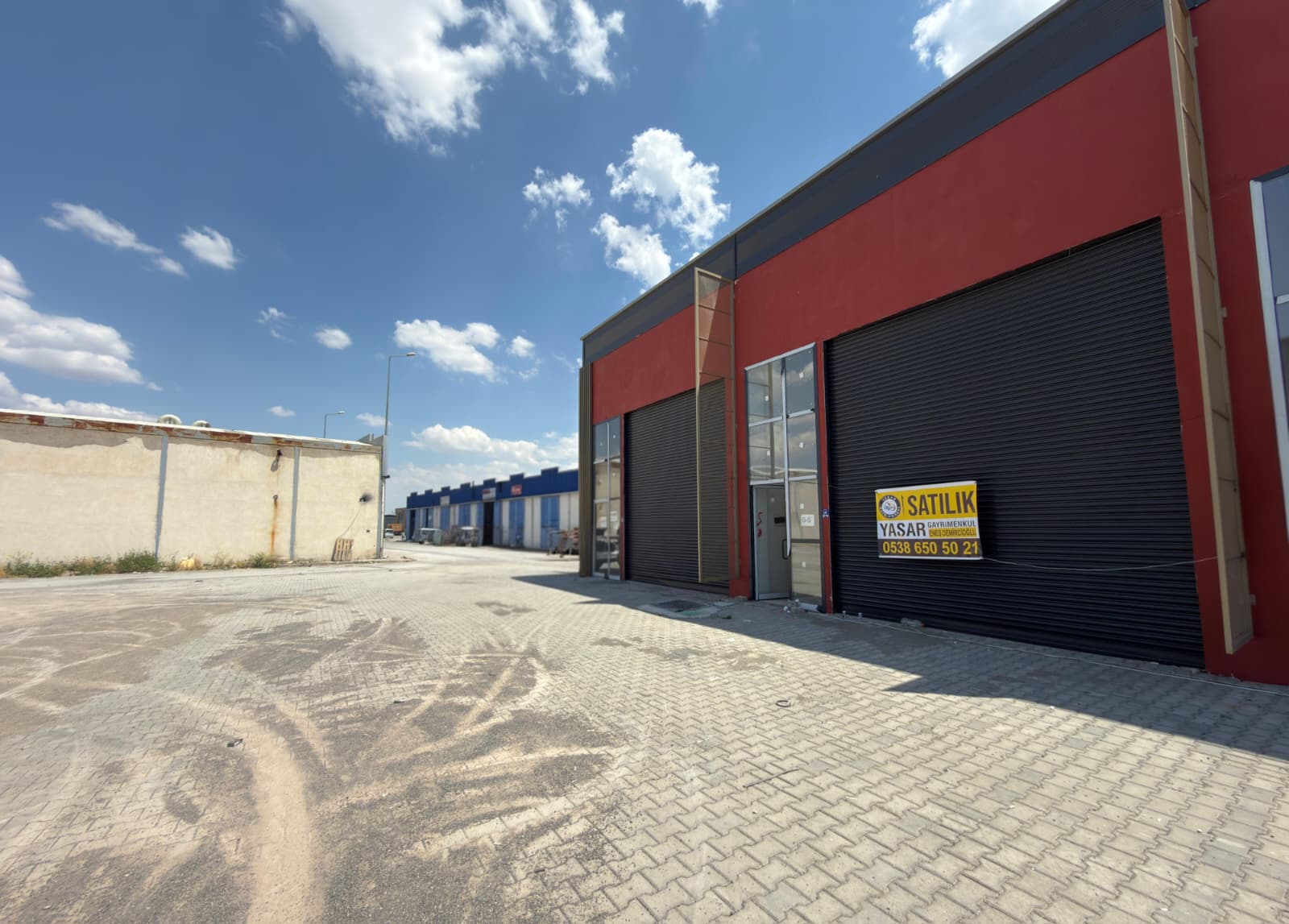 YAŞAR GYO| DEMİRCİLER SİTESİNDE 100 m² SATILIK DÜKKAN - 2