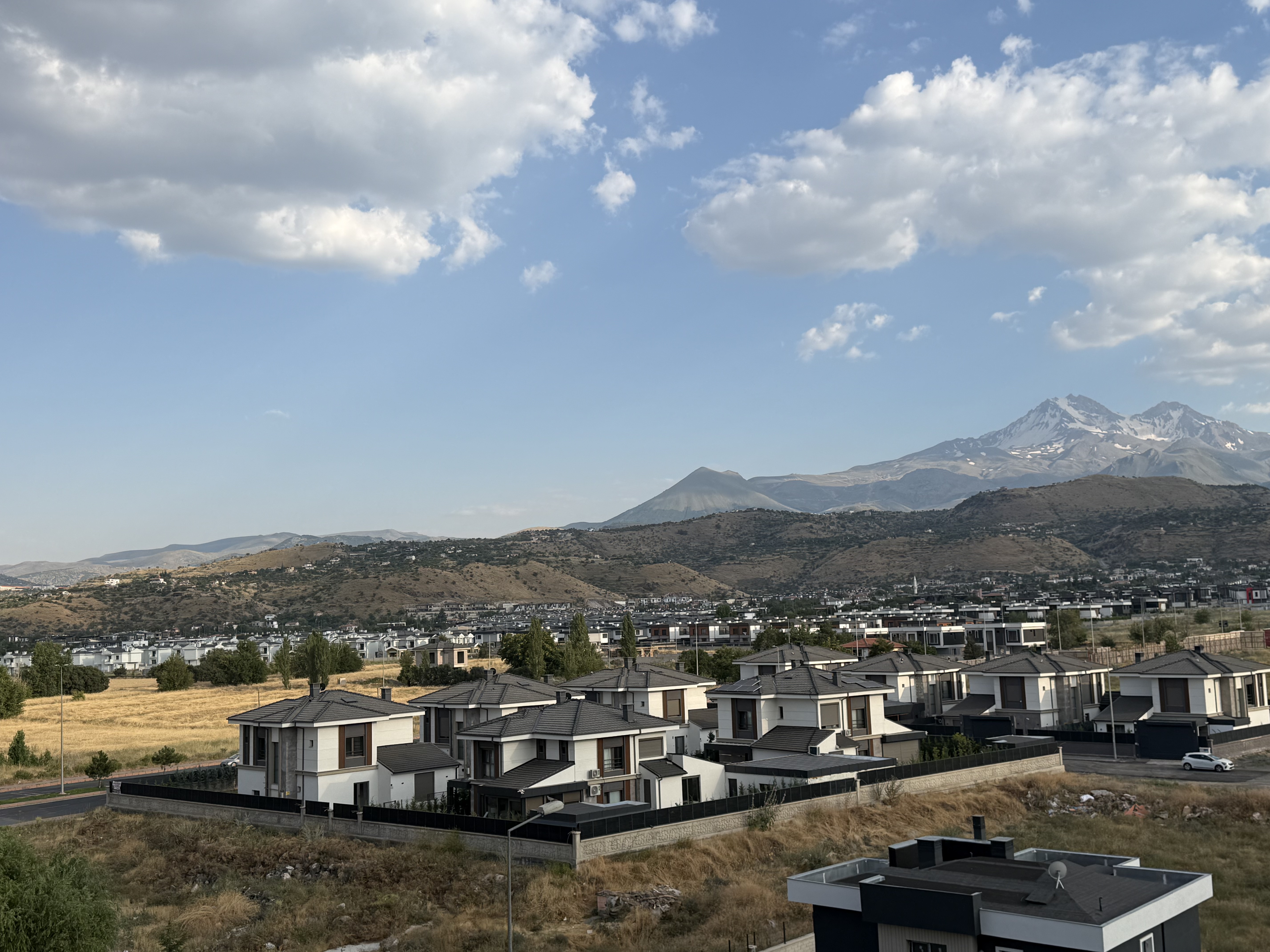 ALTINOLUK'TA 3+1 İÇİ YAPILI SATILIK DAİRE - 23