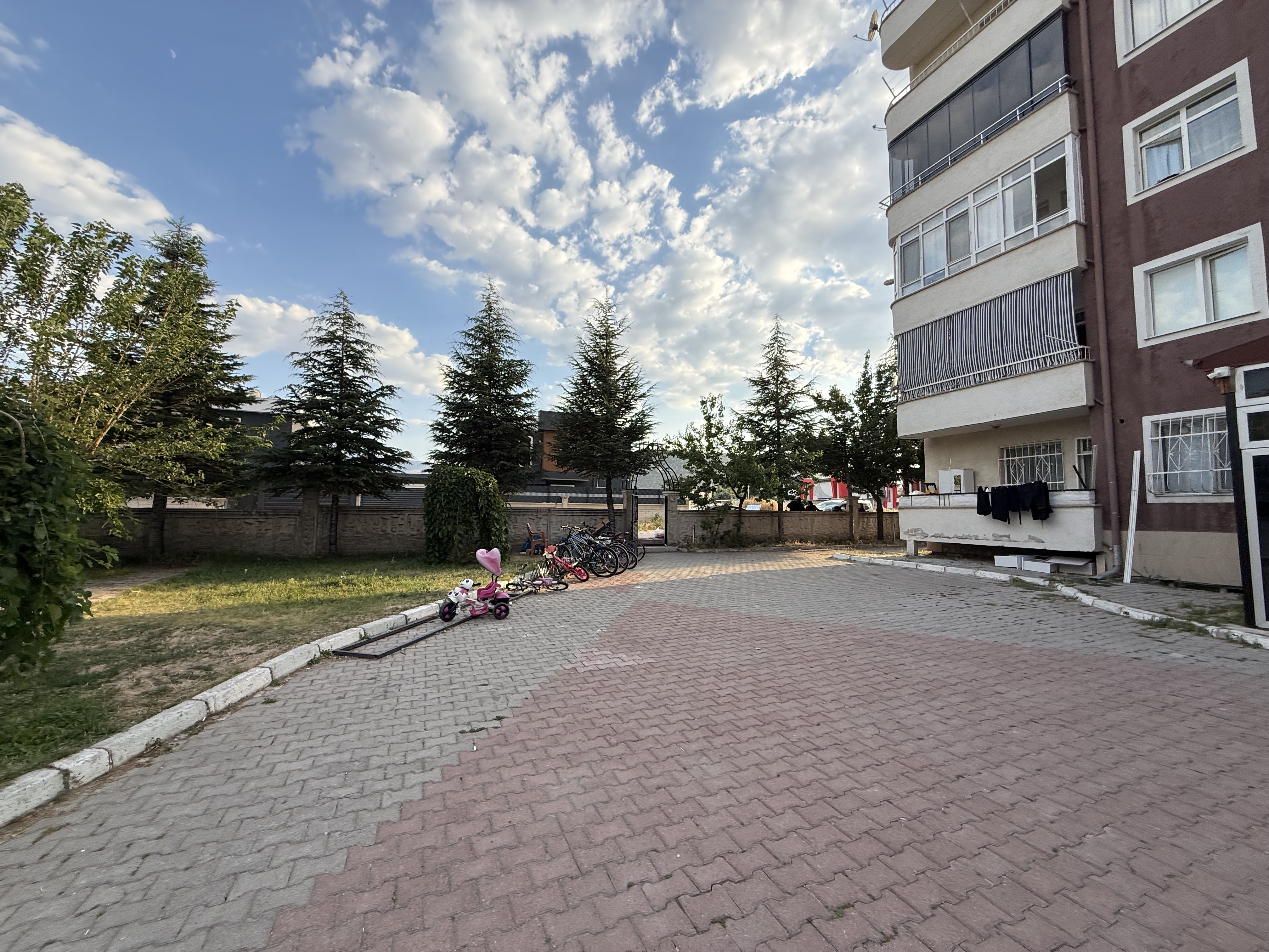 ALTINOLUK'TA 3+1 İÇİ YAPILI SATILIK DAİRE - 31