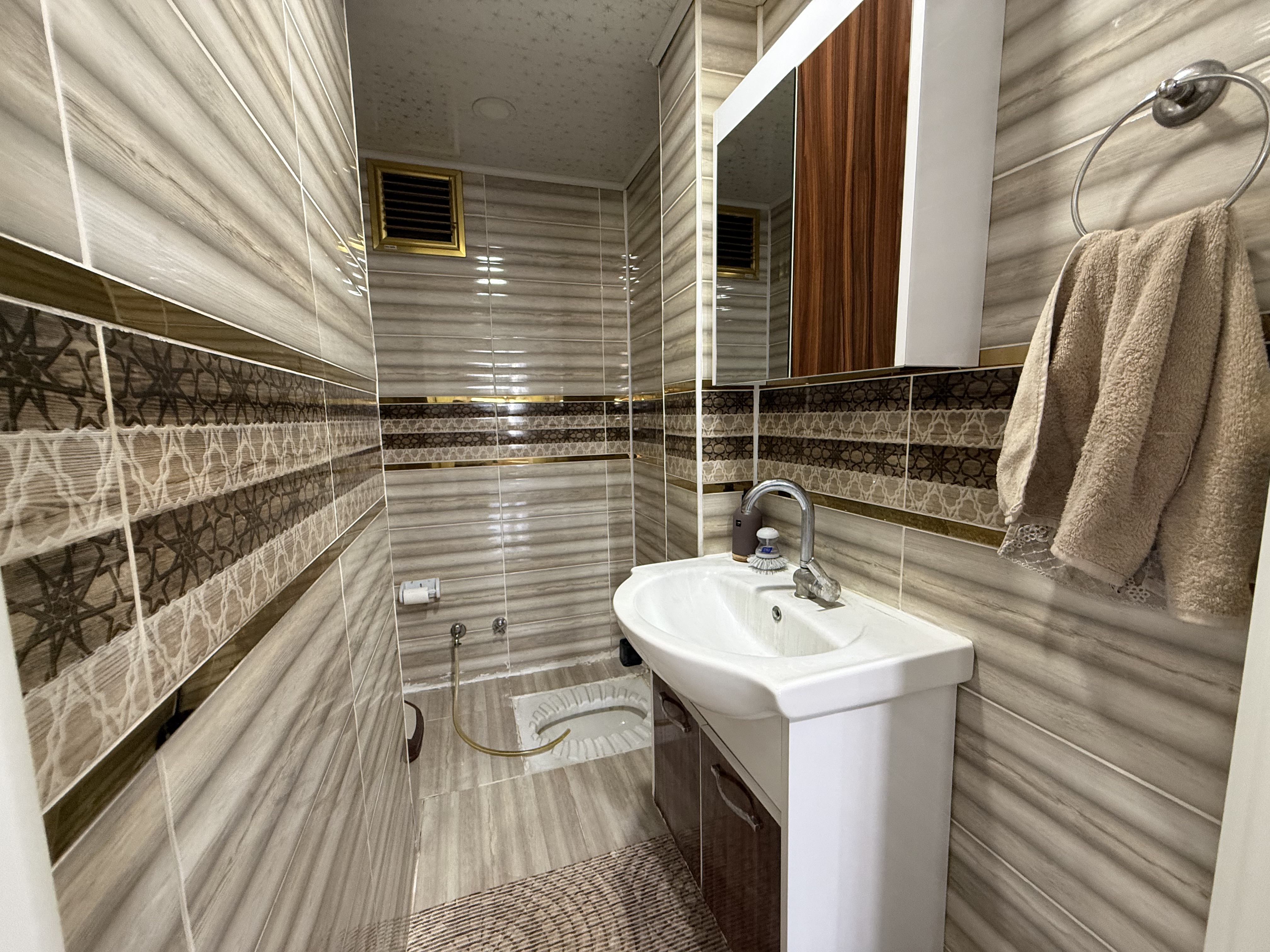 ALTINOLUK'TA 3+1 İÇİ YAPILI SATILIK DAİRE - 24
