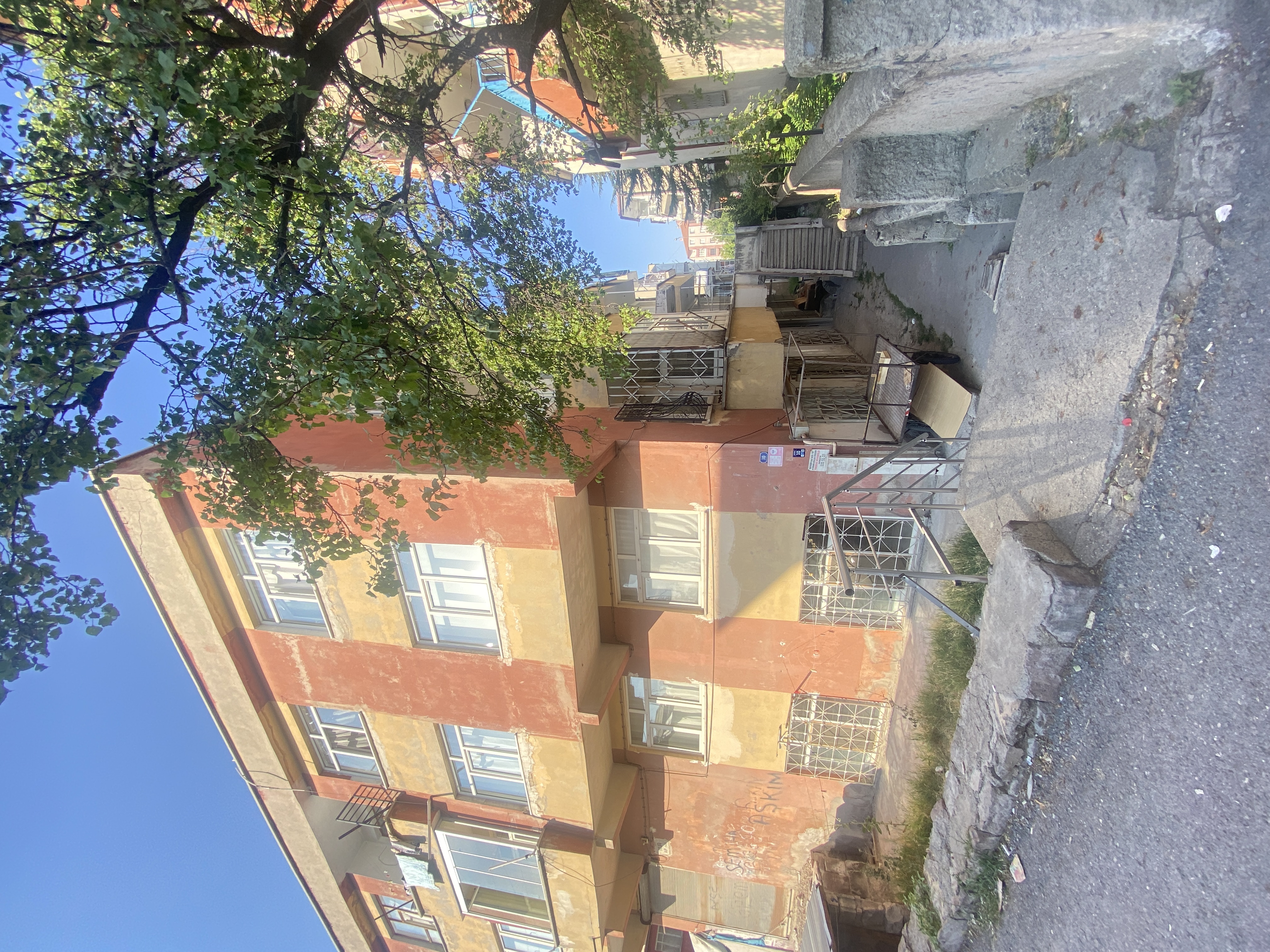 MÜKEMMEL KONUMDA UYGUN FİYATLI DAİRE