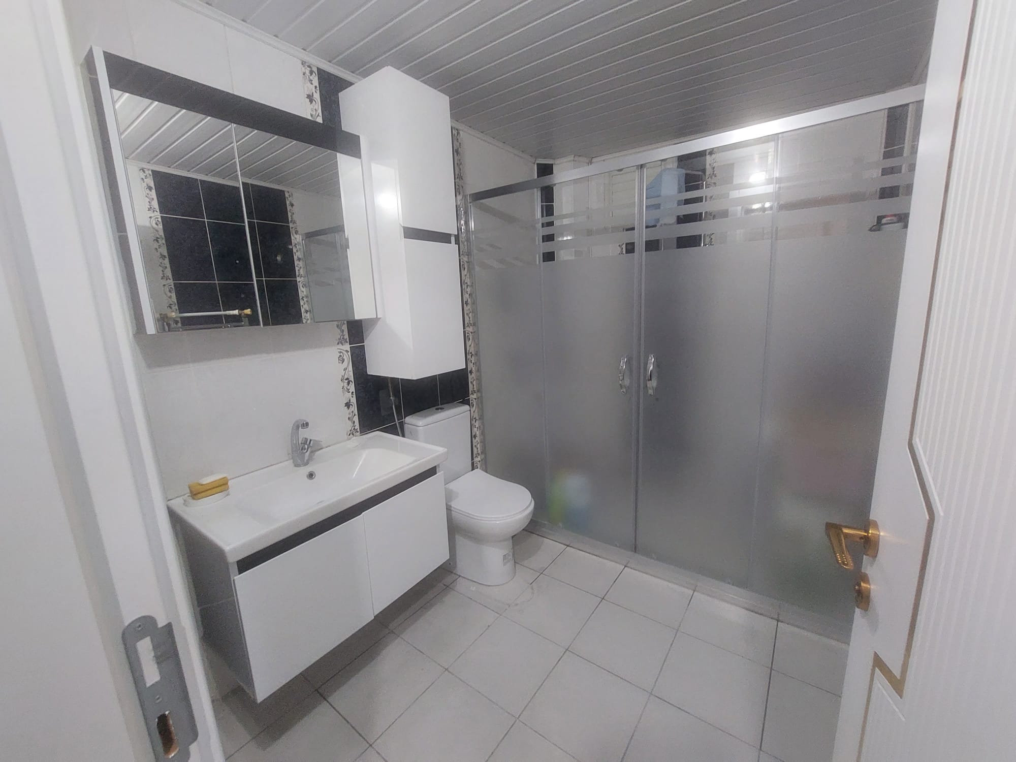 ESENYURT ANA CADDE ÜZERİ YENİLENMİŞ GENİŞ SATILIK DAİRE - 22