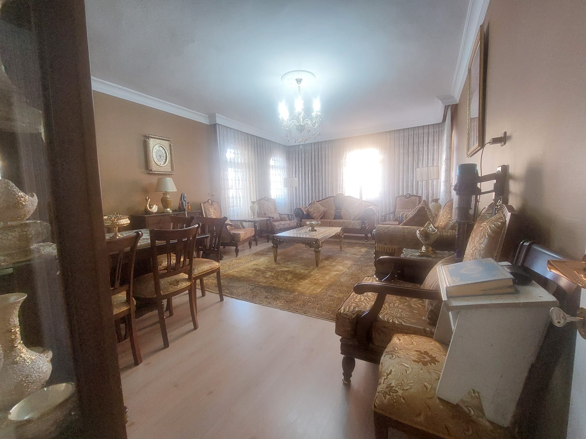 ESENYURT ANA CADDE ÜZERİ YENİLENMİŞ GENİŞ SATILIK DAİRE - 4