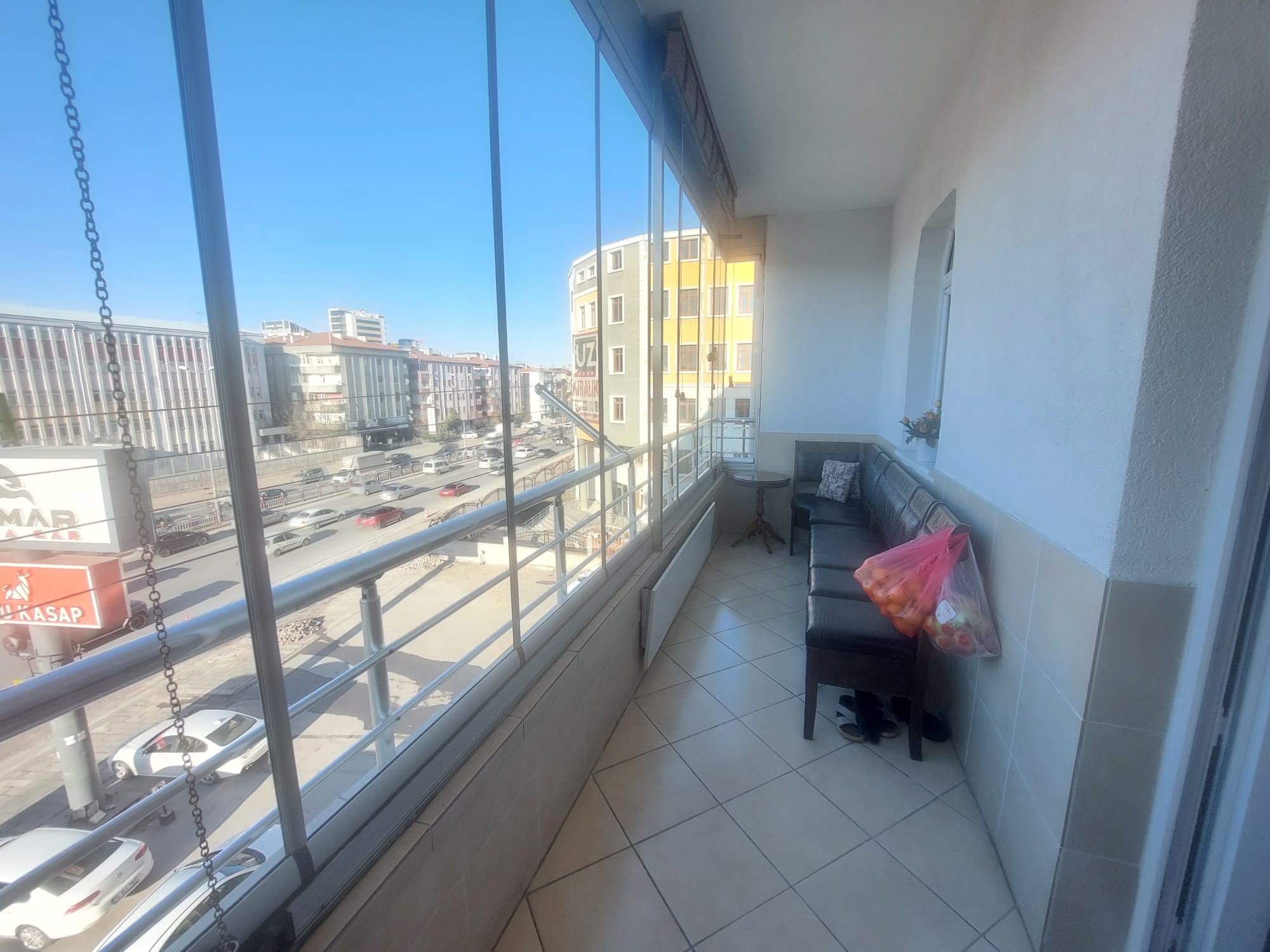 ESENYURT ANA CADDE ÜZERİ YENİLENMİŞ GENİŞ SATILIK DAİRE - 11