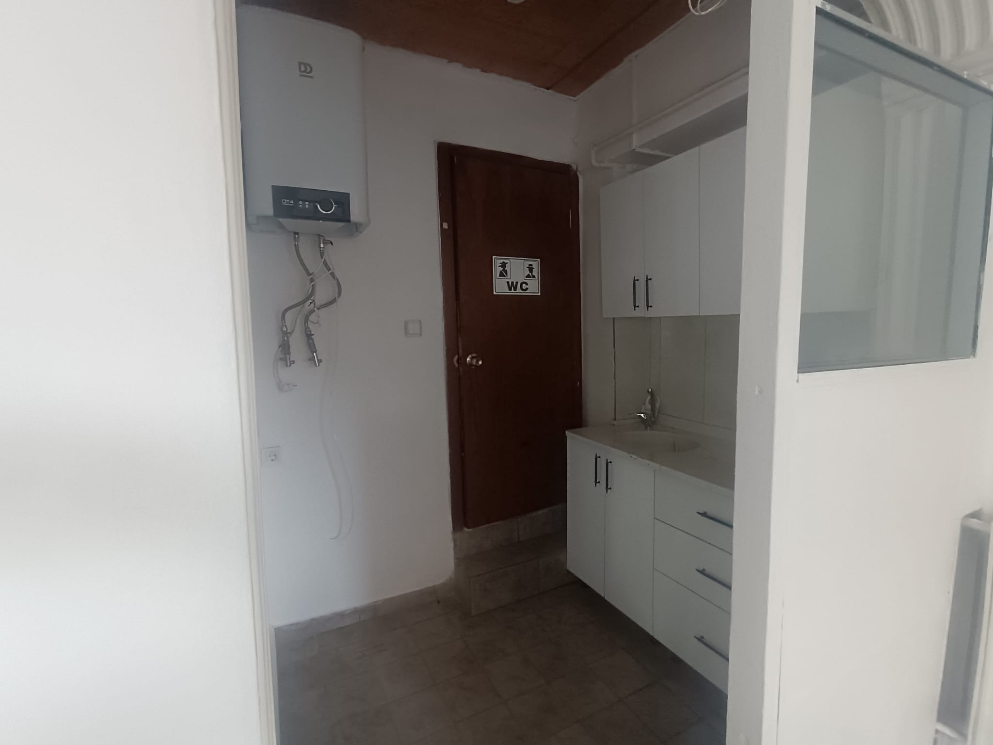 EMEK'TE ŞENYUVA TUSSO BLOKLARINDA KİRALIK OFİS/DÜKKAN - 4