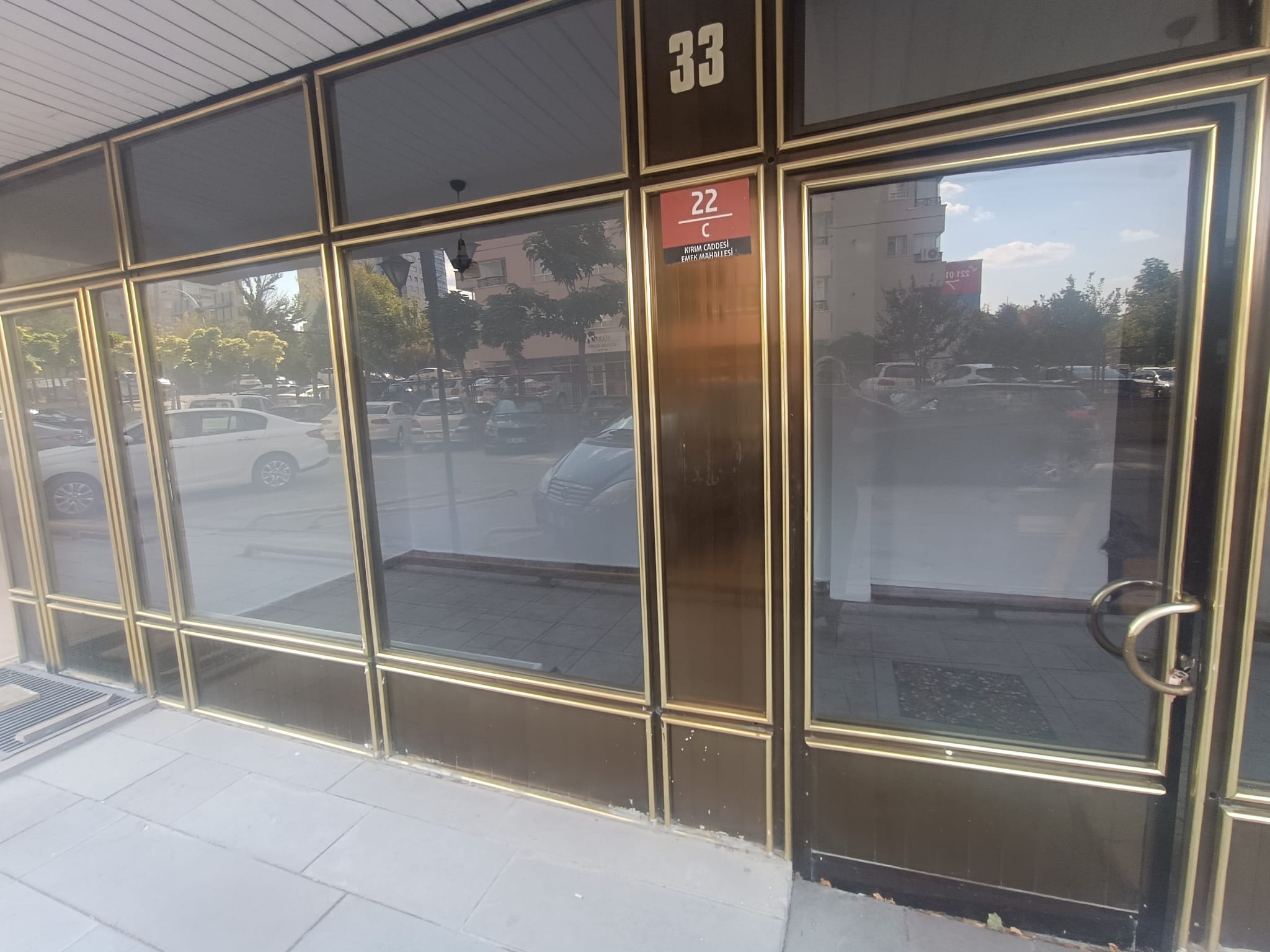 EMEK'TE ŞENYUVA TUSSO BLOKLARINDA KİRALIK OFİS/DÜKKAN