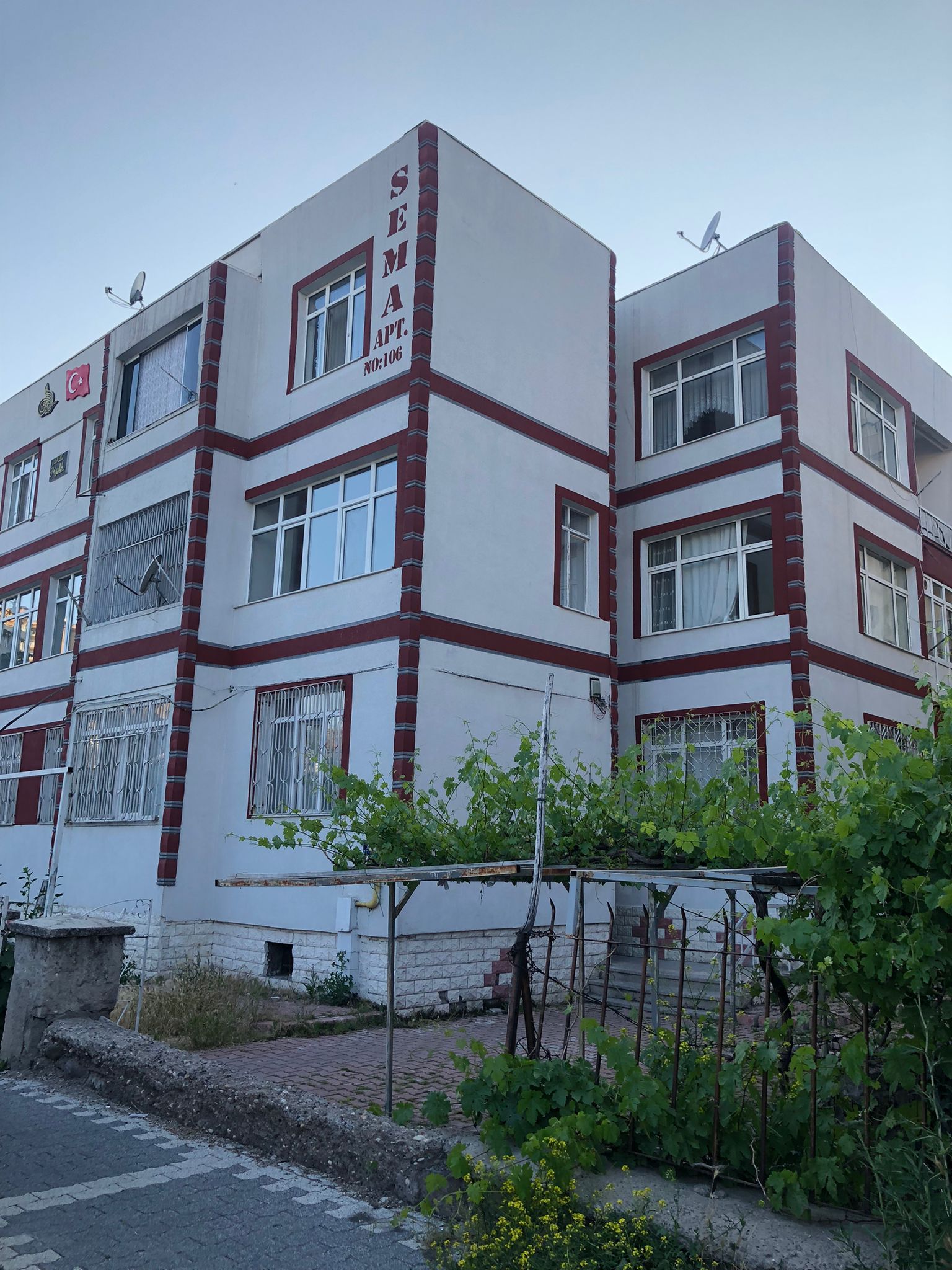 KOCASİNAN YENİŞEHİR MAHALLESİ'NDE MASRAFSIZ KOMBİLİ SATILIK DAİRE