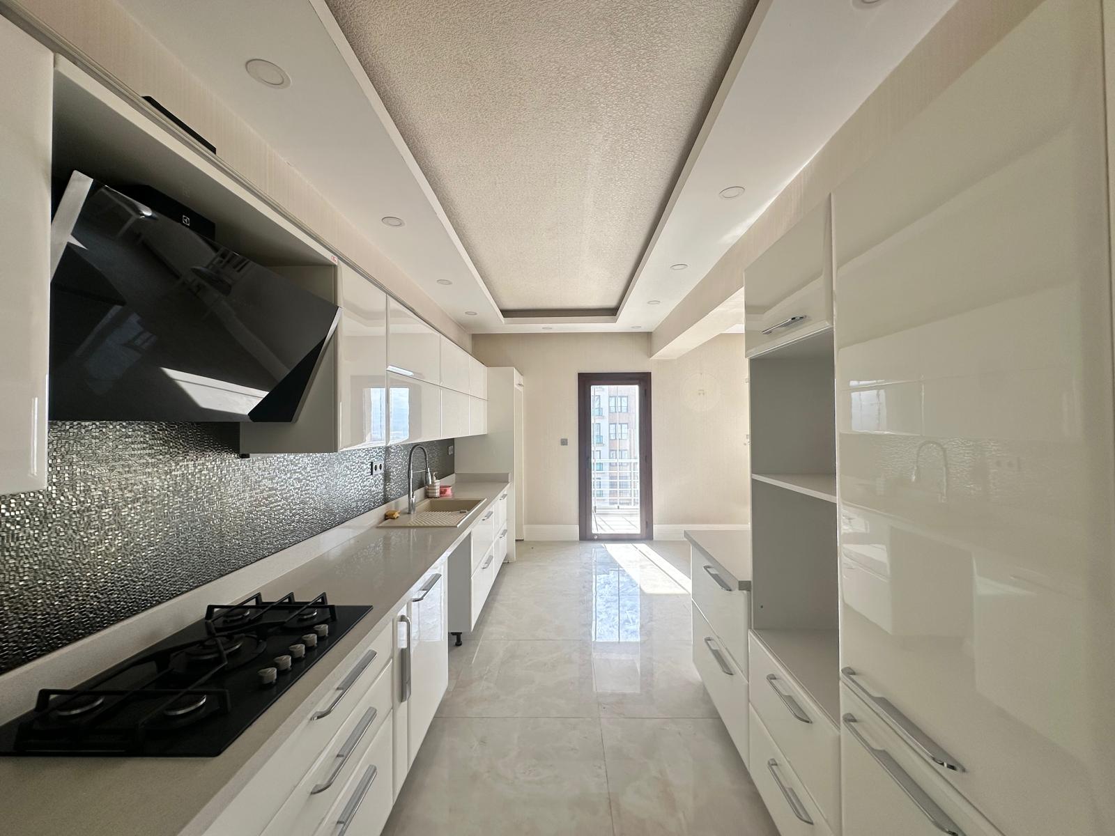 GÜLTEPE MAHALLESİNDE FULL YAPILI MANZARALI LÜKS DAİRE - 10