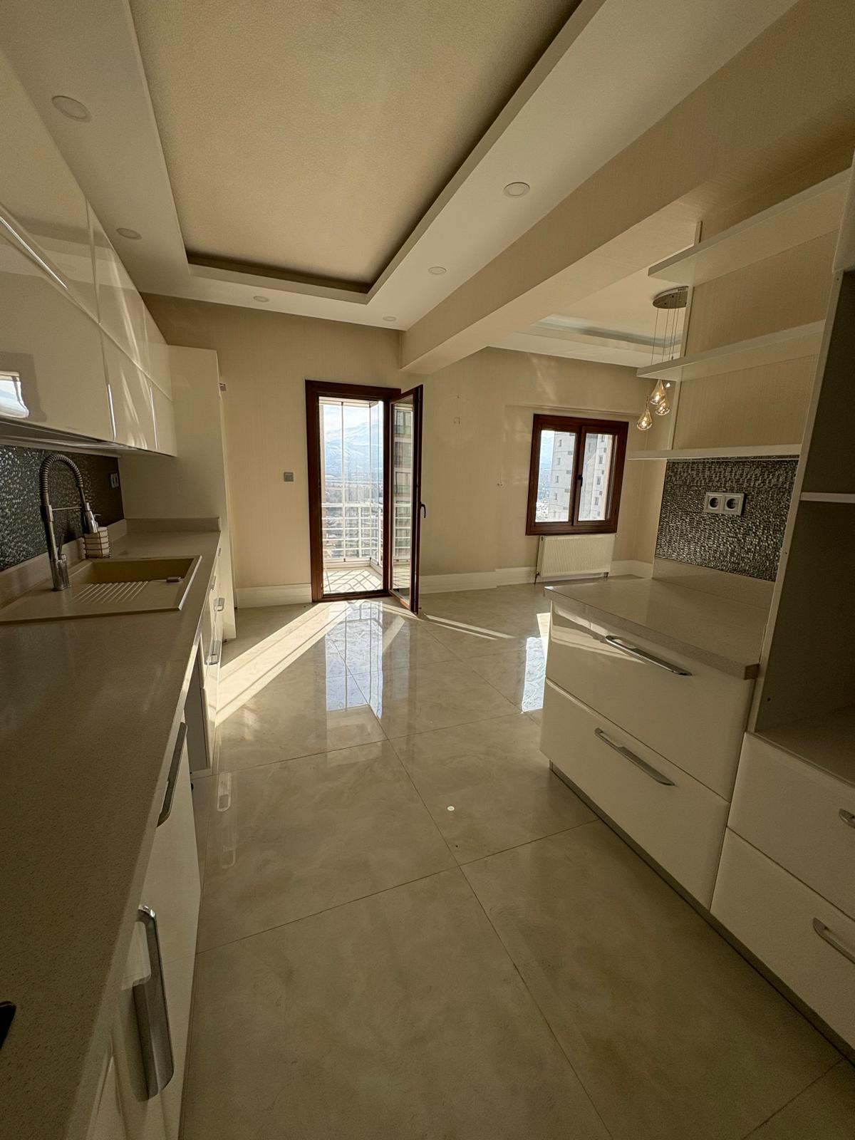 GÜLTEPE MAHALLESİNDE FULL YAPILI MANZARALI LÜKS DAİRE - 11