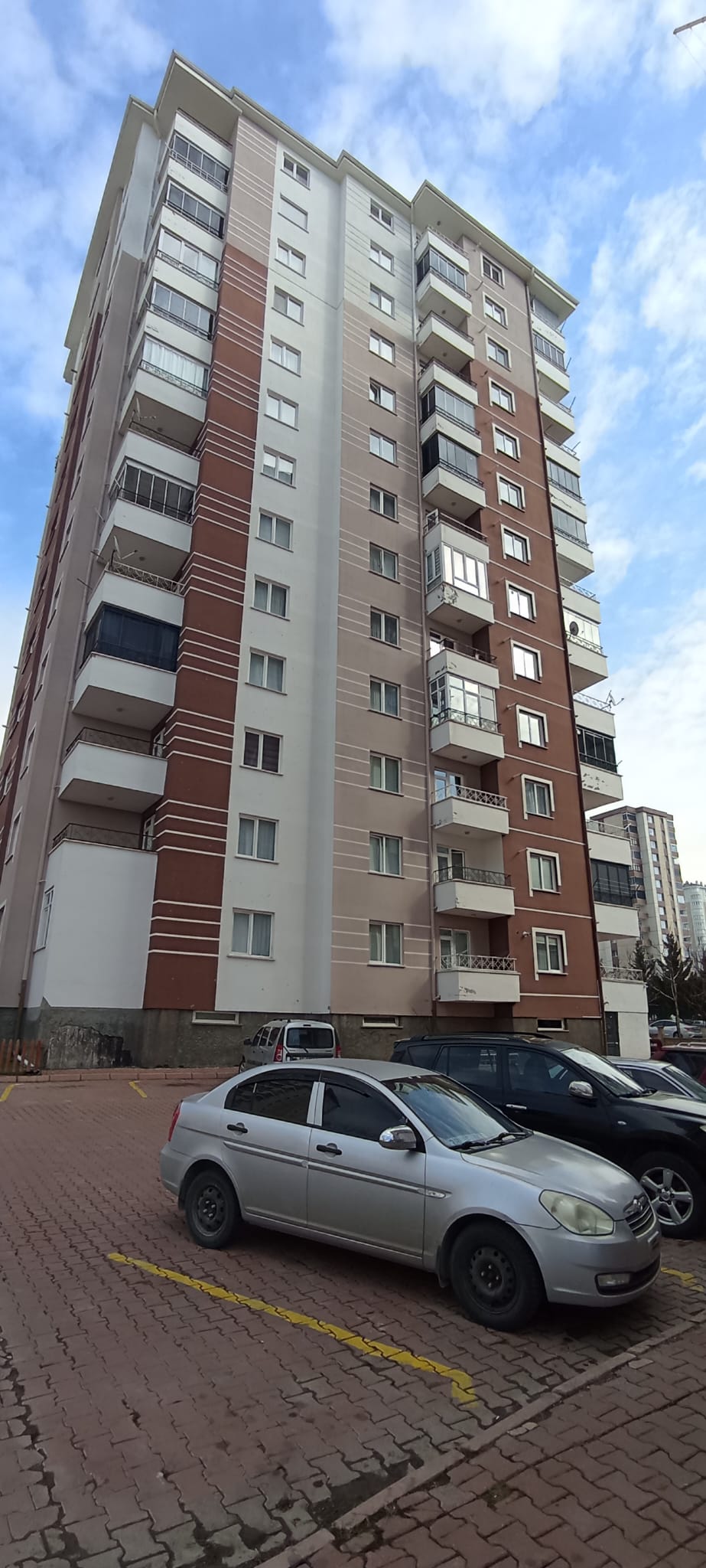 YŞAR GYO DAN ERKİLET ERTUĞRULGAZİ DE KİRALIK DAİRE