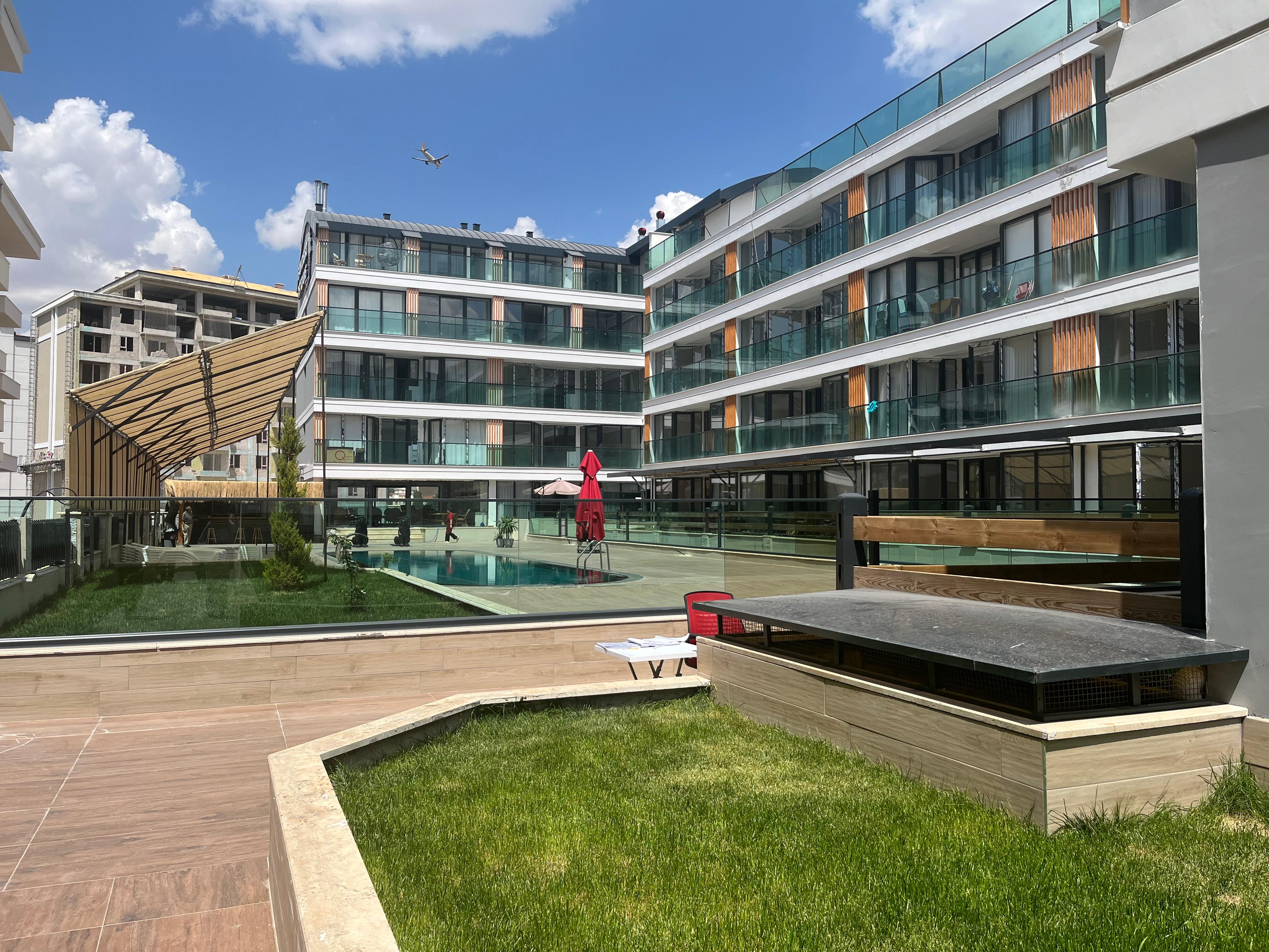 PURSAKLARDA MODERN YAŞAMIN KONFORLU HALİ SATILIK 1+1