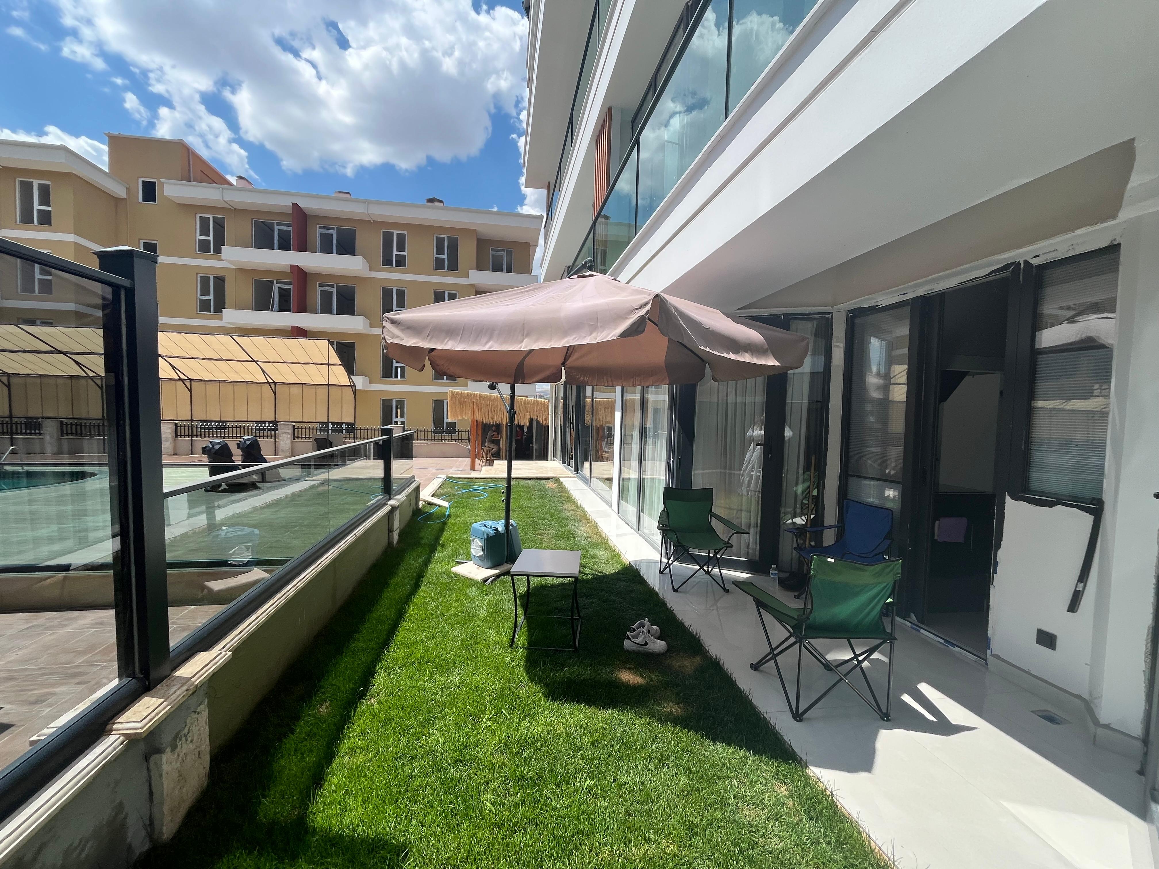 PURSAKLARDA MODERN YAŞAMIN KONFORLU HALİ SATILIK 1+1 - 15