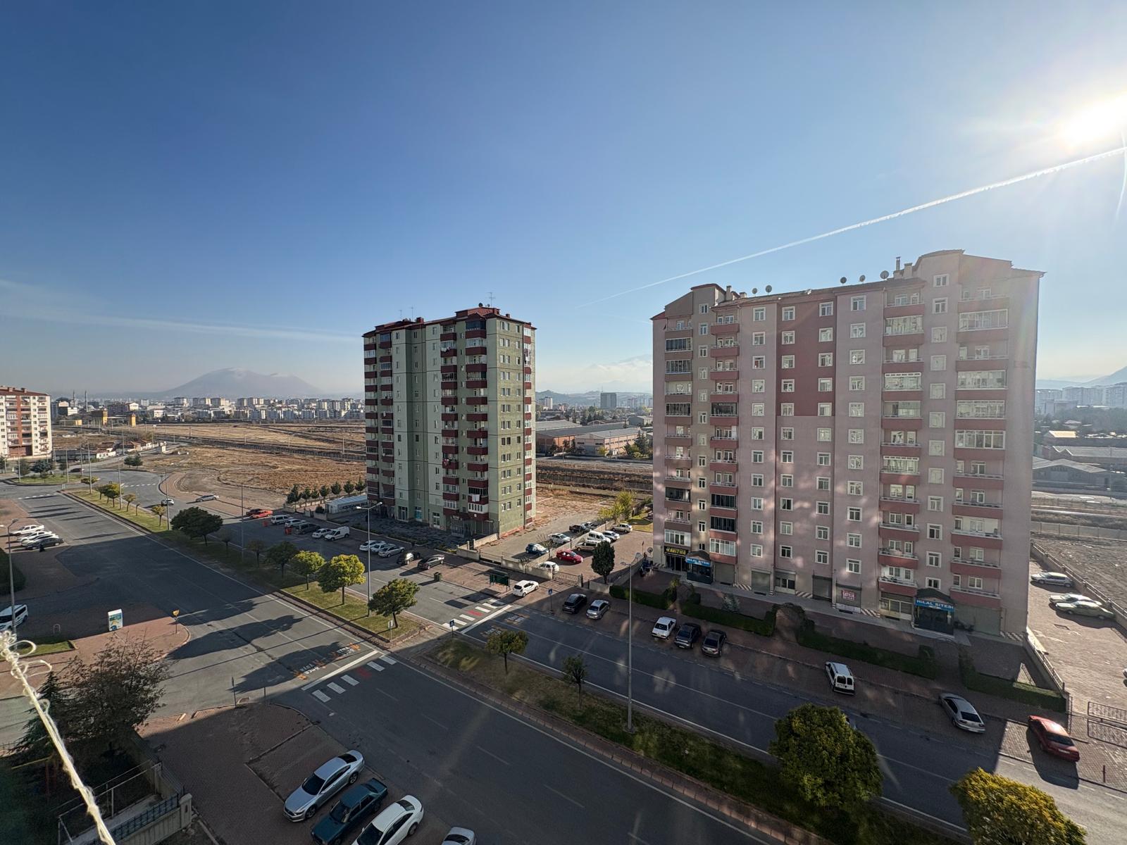 ŞEHİR MERKEZİNE YÜRÜME MESAFESİNDE MANZARALI 3+1 DAİRE - 7