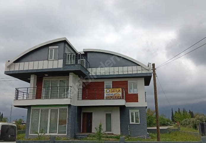 Müstakil fırsat triplex villa