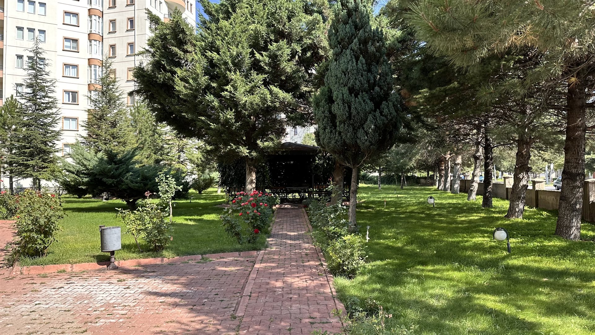 KONAKLARDA, MİMARSİNAN CADDESİ ÜZERİNDE SATILIK 3+1 DAİRE - 3