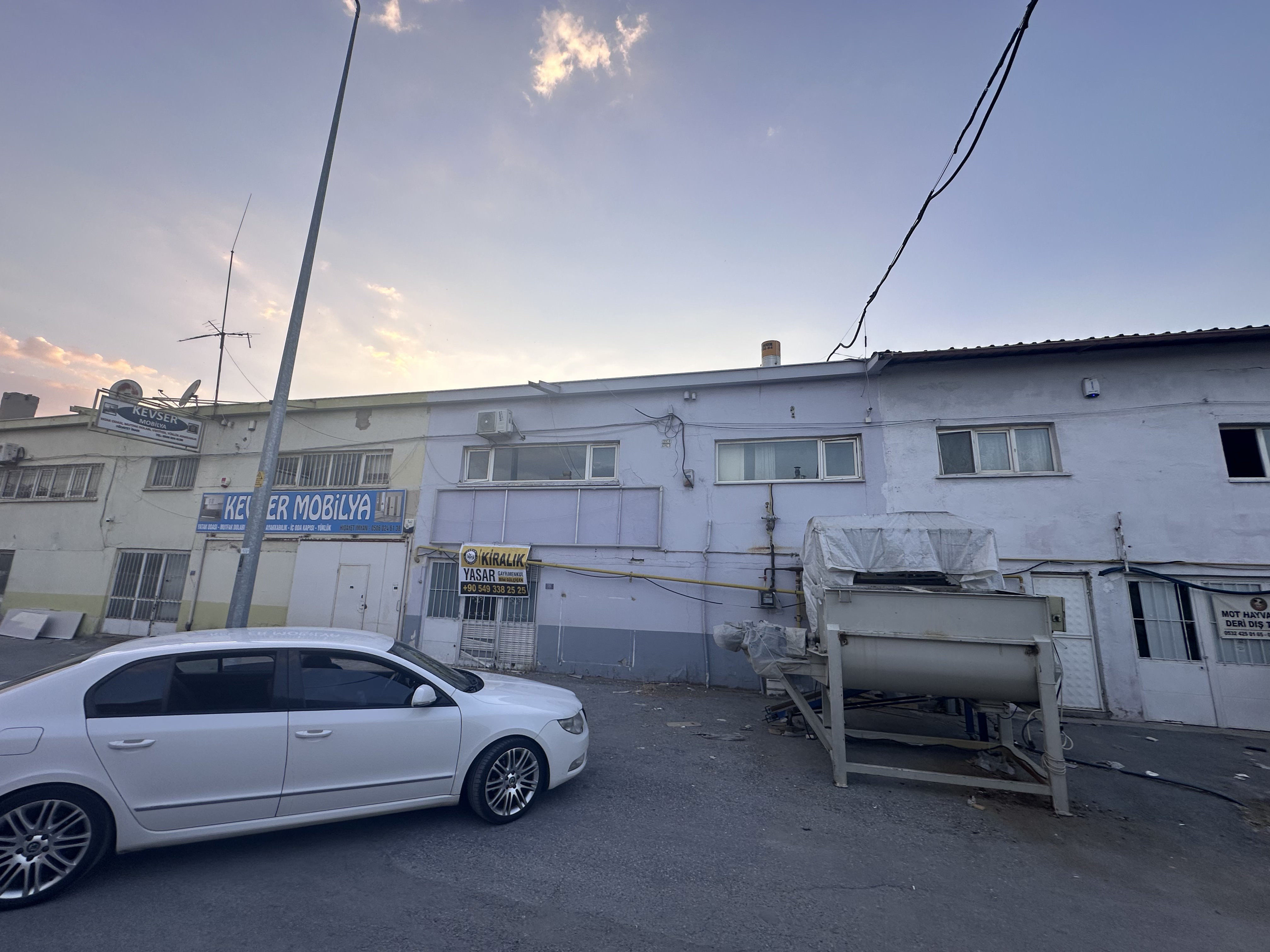 DOĞUSANAYİDE 350M2 KİRALIK GIDACIYA UYGUN DÜKKAN - 2