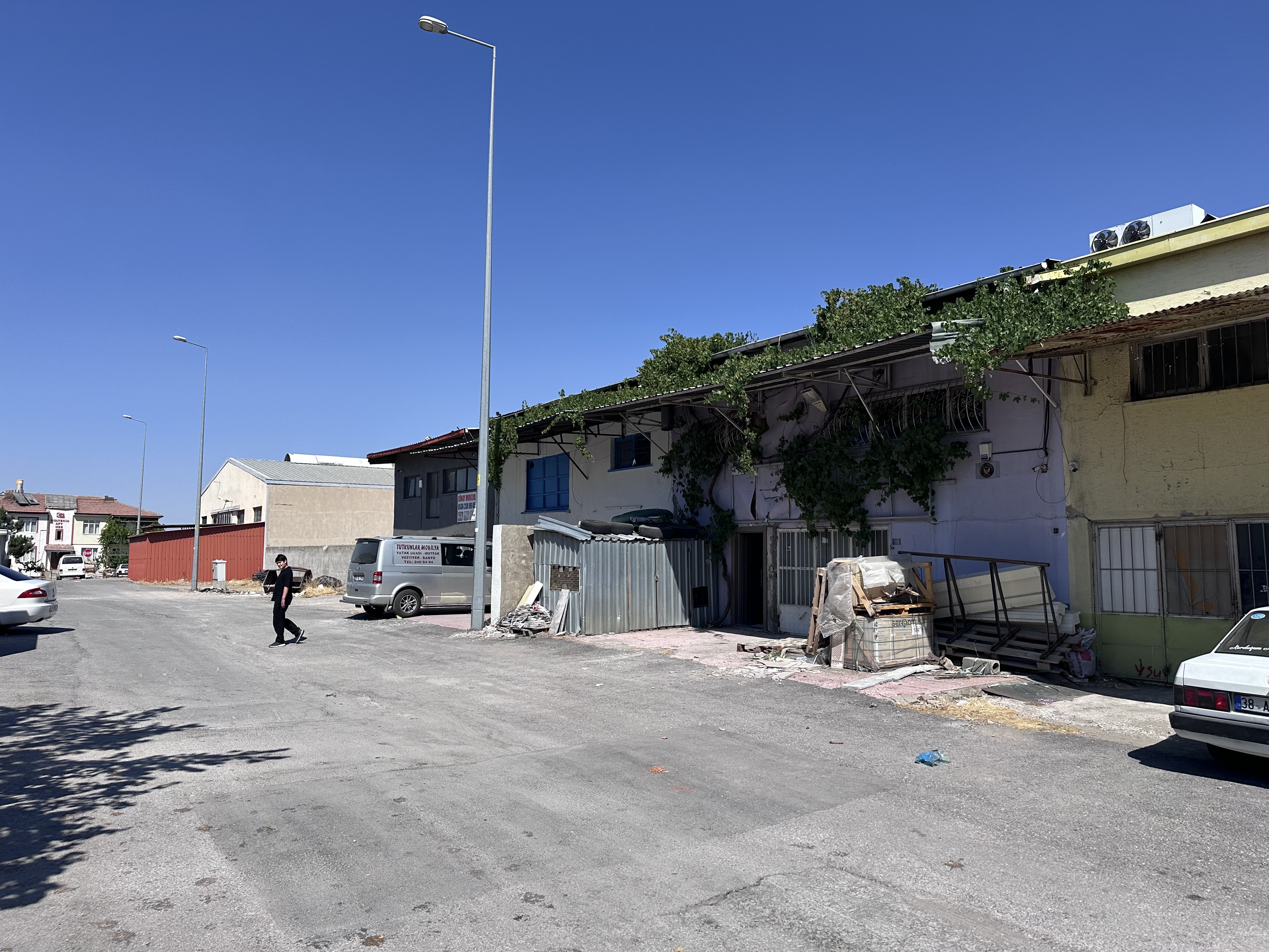 DOĞUSANAYİDE 350M2 KİRALIK GIDACIYA UYGUN DÜKKAN - 17