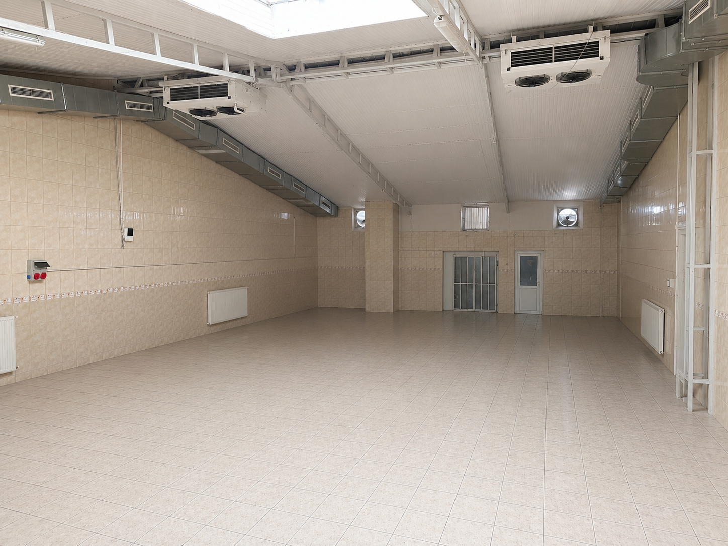 DOĞUSANAYİDE 350M2 KİRALIK GIDACIYA UYGUN DÜKKAN - 8