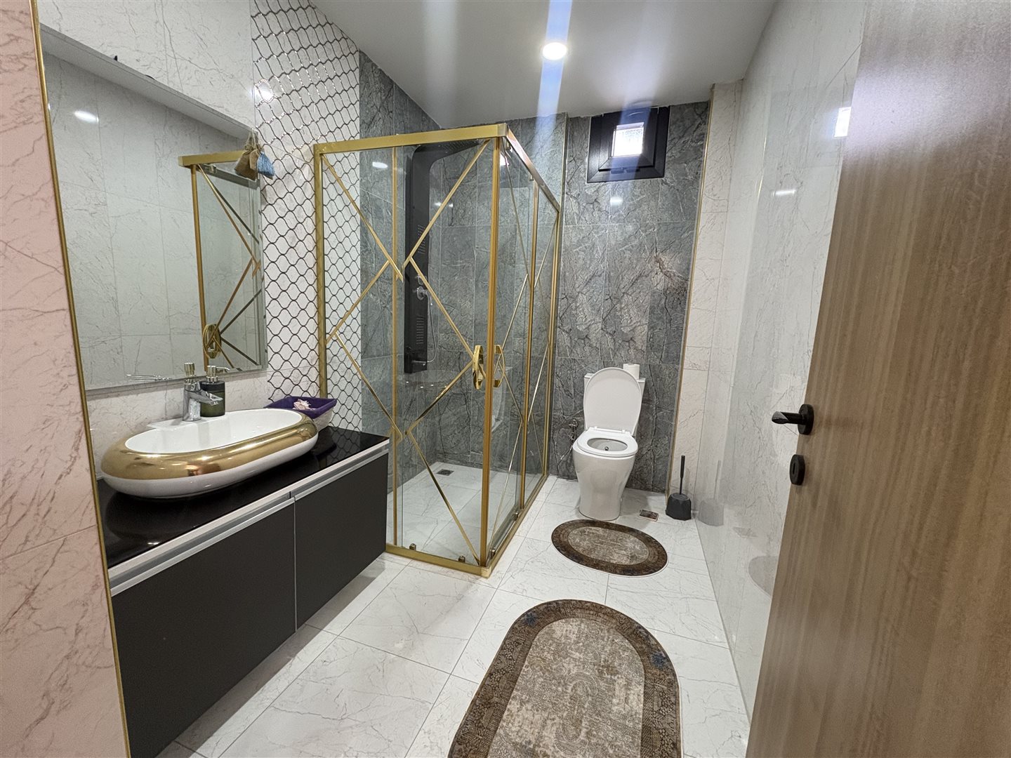 Erenköy’de Lüks 5+2 Villa | Yerden Isıtmalı | Kapalı Otoparklı | Doğayla İç İçe - 14