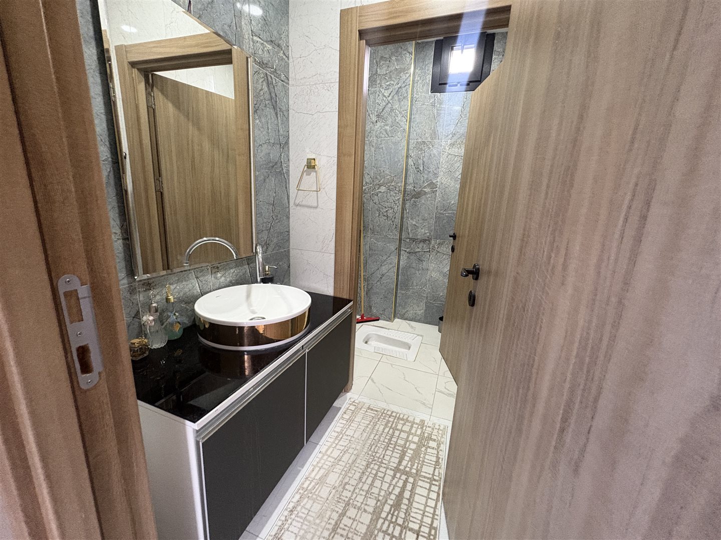 Erenköy’de Lüks 5+2 Villa | Yerden Isıtmalı | Kapalı Otoparklı | Doğayla İç İçe - 11
