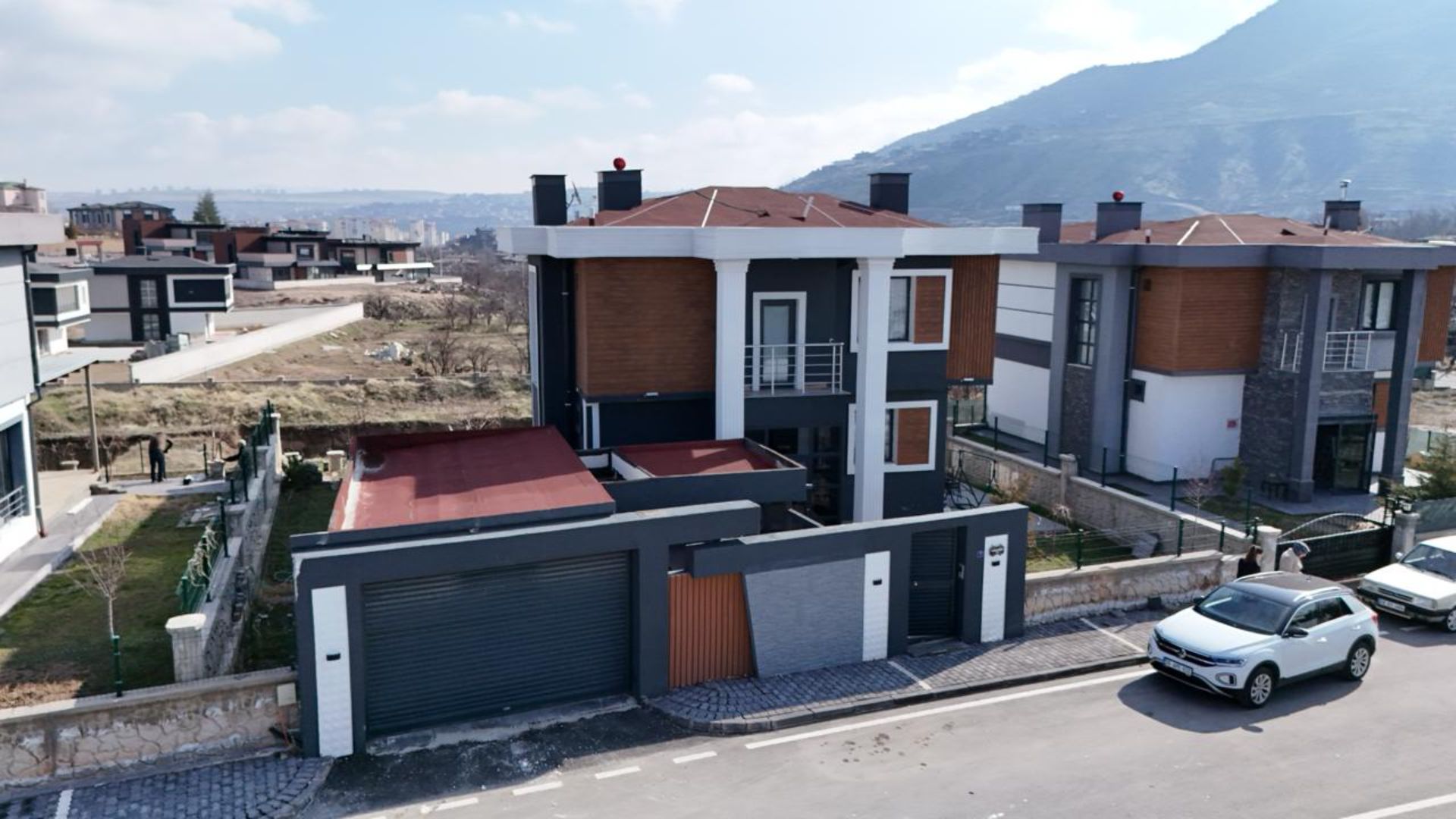 Erenköy’de Lüks 5+2 Villa | Yerden Isıtmalı | Kapalı Otoparklı | Doğayla İç İçe - 24