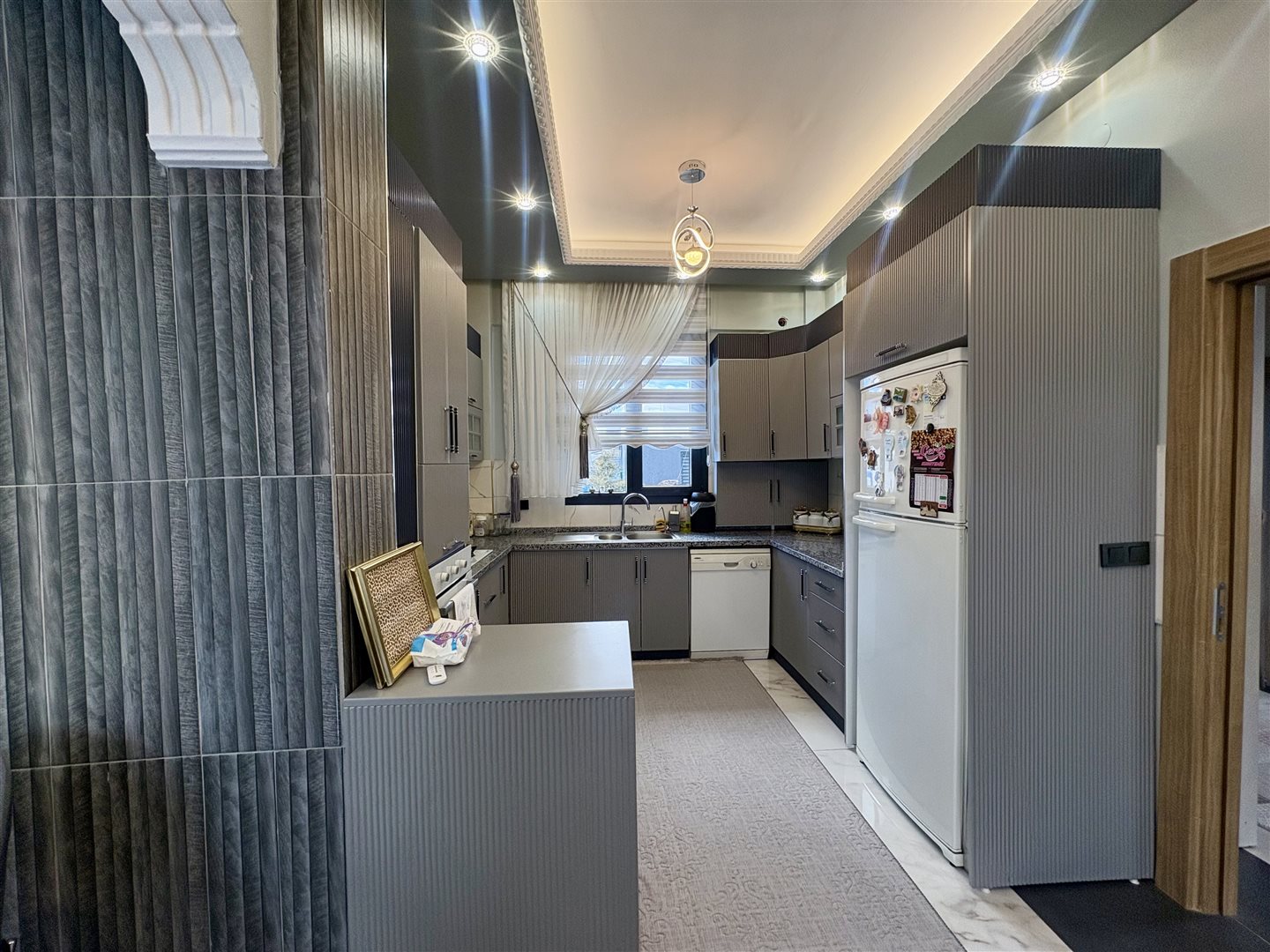 Erenköy’de Lüks 5+2 Villa | Yerden Isıtmalı | Kapalı Otoparklı | Doğayla İç İçe - 4