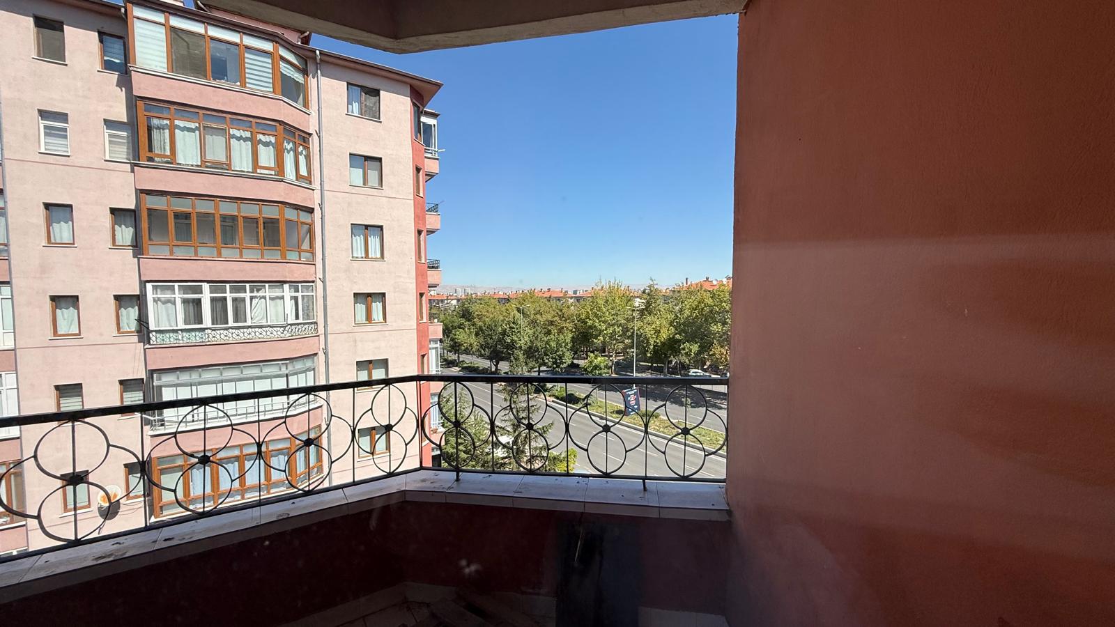 ESENYURT CADDE ÜZERİ GENİŞ METRAJLI KİRALIK DAİRE - 21