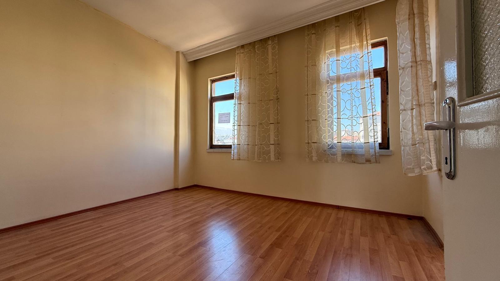 ESENYURT CADDE ÜZERİ GENİŞ METRAJLI KİRALIK DAİRE - 24