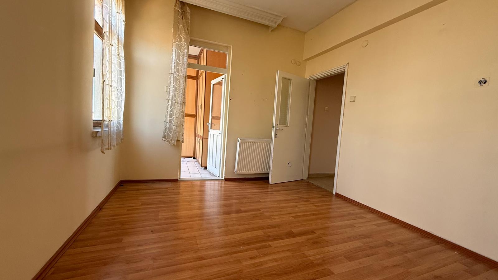 ESENYURT CADDE ÜZERİ GENİŞ METRAJLI KİRALIK DAİRE - 25
