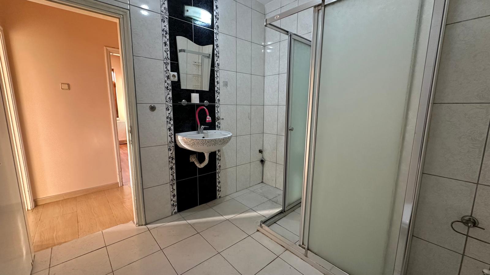 ESENYURT CADDE ÜZERİ GENİŞ METRAJLI KİRALIK DAİRE - 28