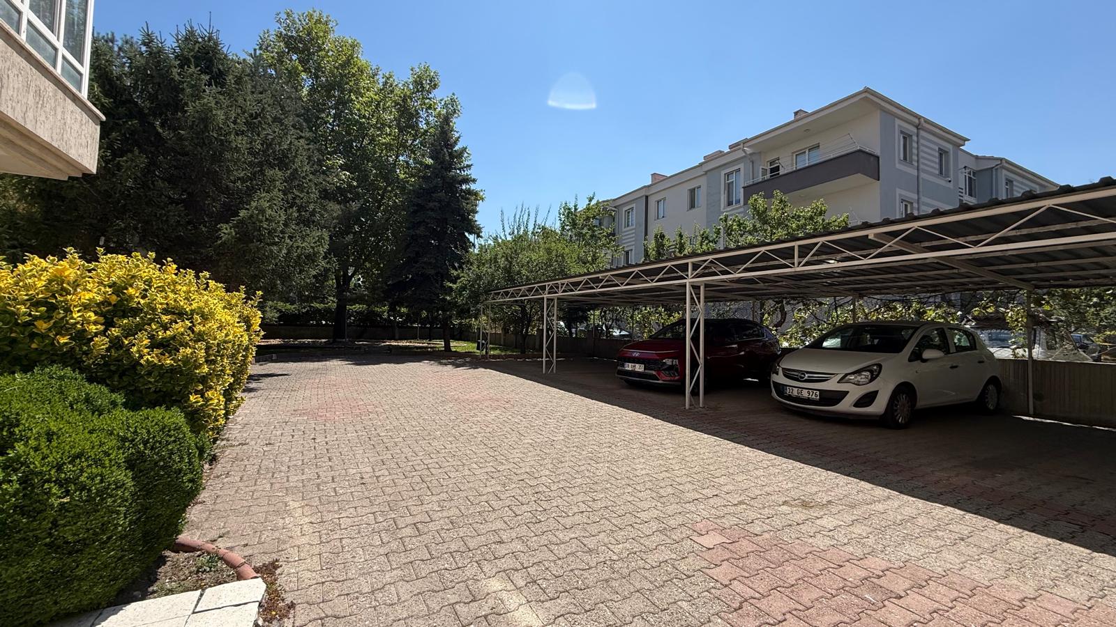 ESENYURT CADDE ÜZERİ GENİŞ METRAJLI KİRALIK DAİRE - 2