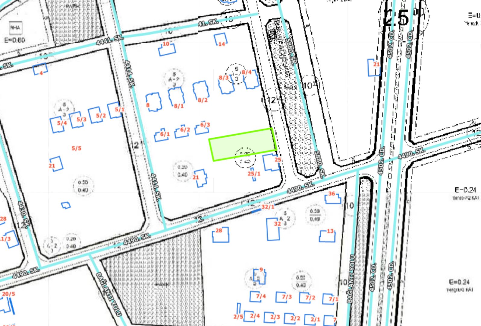 ERKİLET'TE İÇERİSİNDE EVİ BULUNAN 900 M2 TEMİZ VİLLA PARSELİ - 3