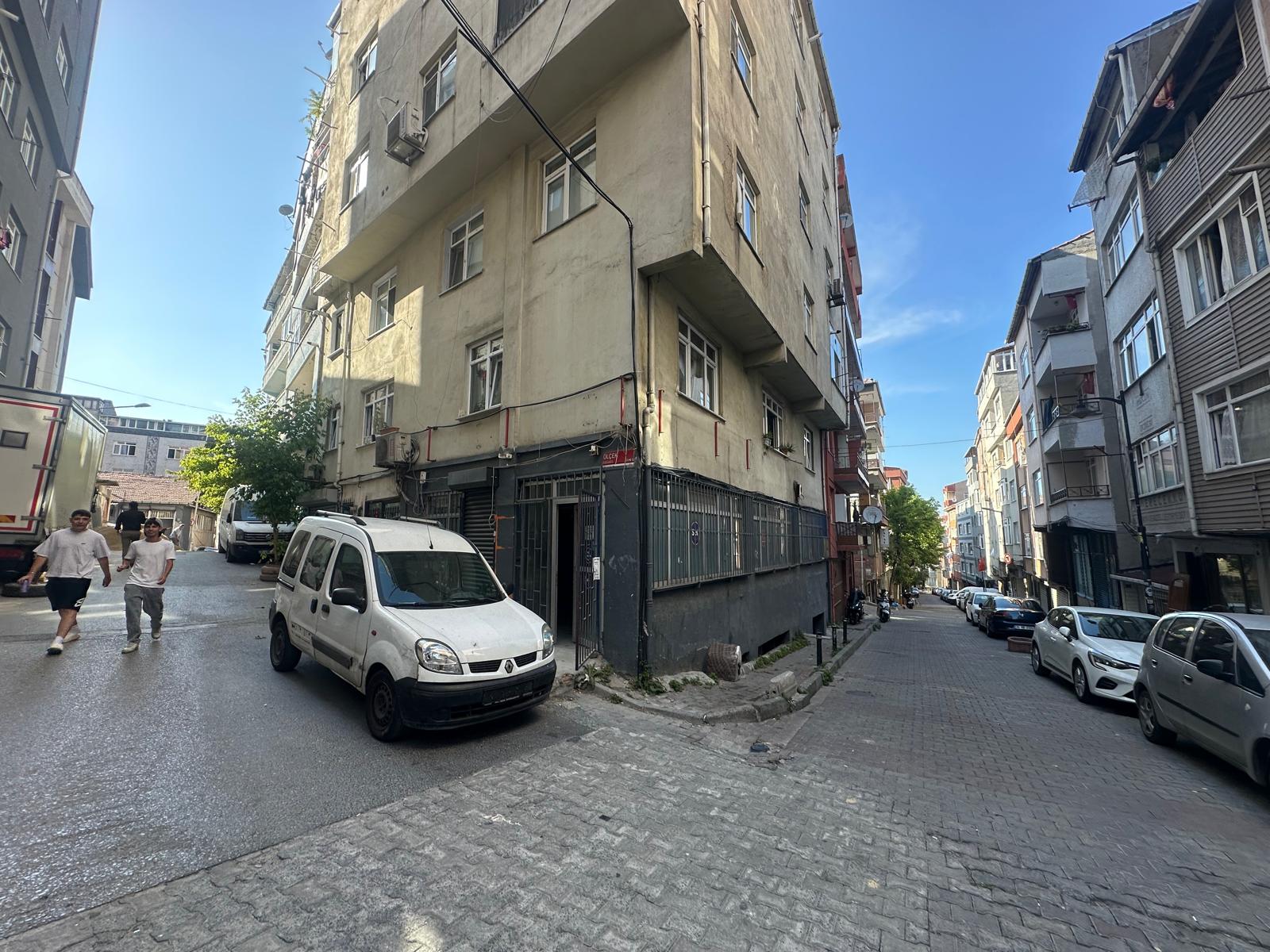 MECİDİYEKÖY’DE 90 M² | OTOMATİK KEPENKLİ | İŞLETMENİZ İÇİN İDEAL BOŞ DÜKKÂN - 4