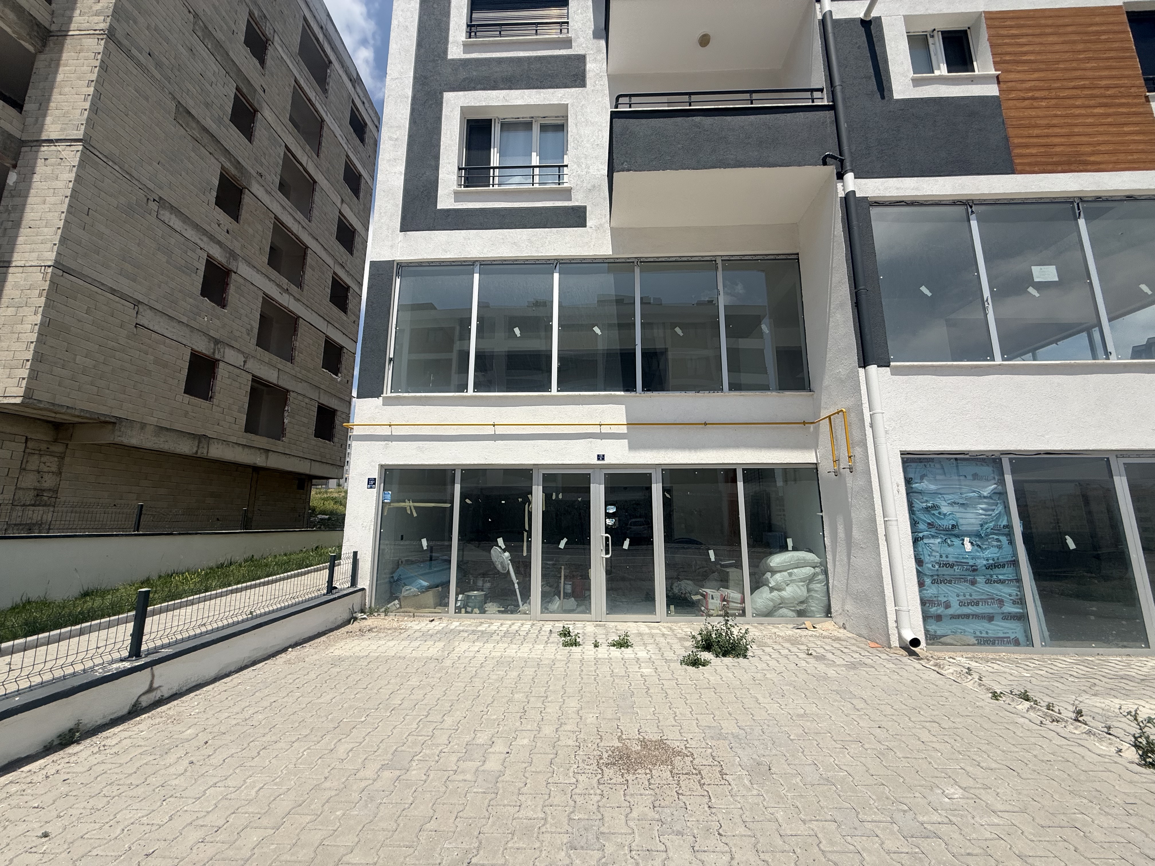 ERKİLET OSMANGAZİ'DE KİRALIK KÖŞE DÜKKAN - 4