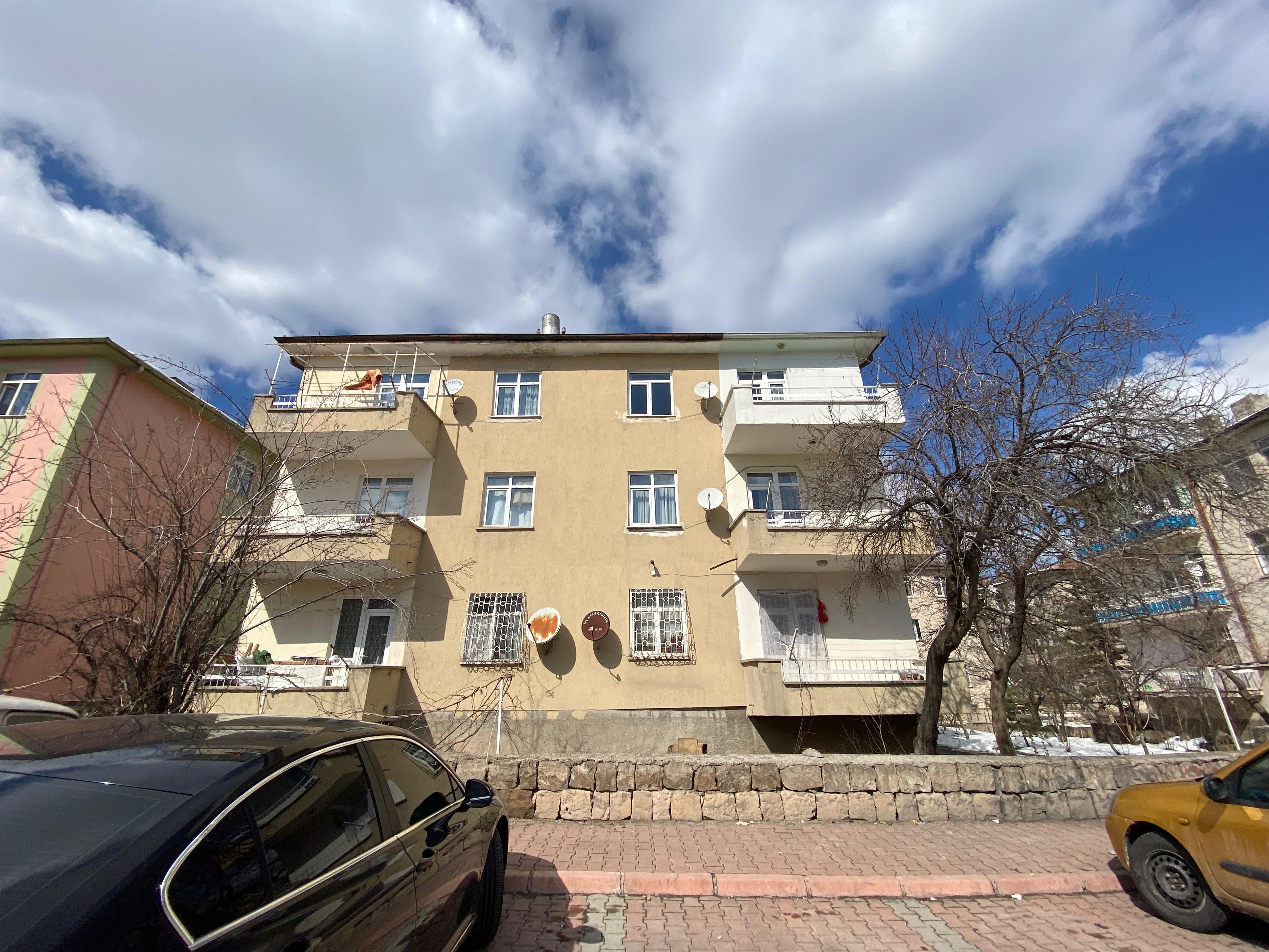 TALAS BAHÇELİEVLER DE KİRALIK 2+1 KOMBİLİ DAİRE