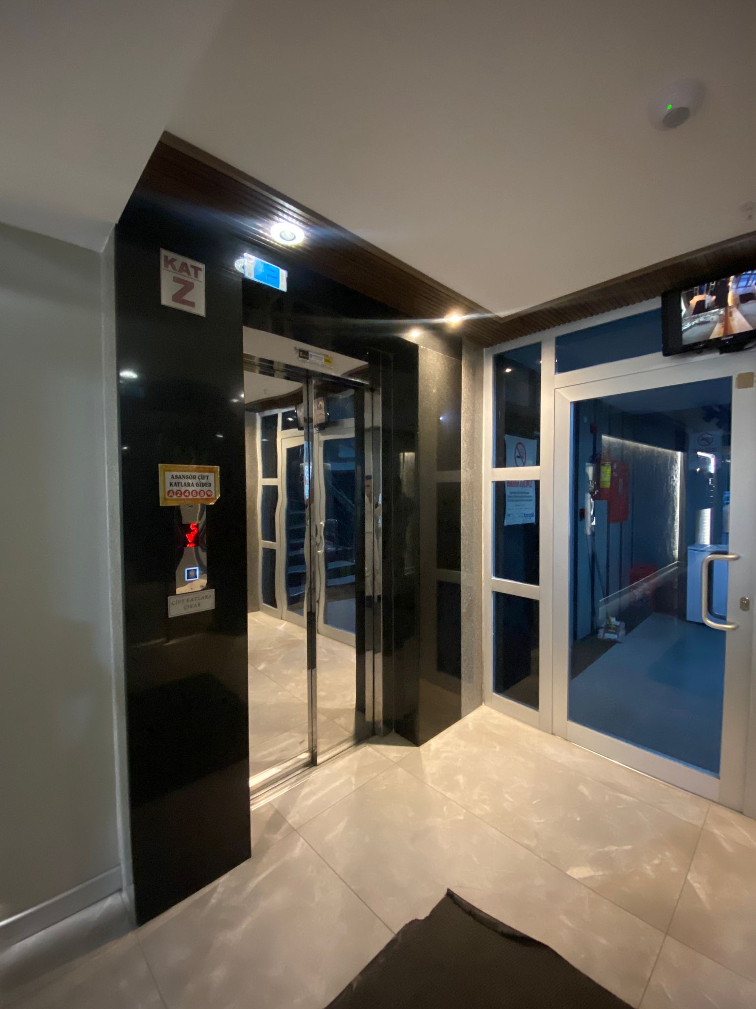 YAŞAR GYO| MERKEZDE PLAZA İÇİNDE KİRALIK OFİS & BÜRO - 5